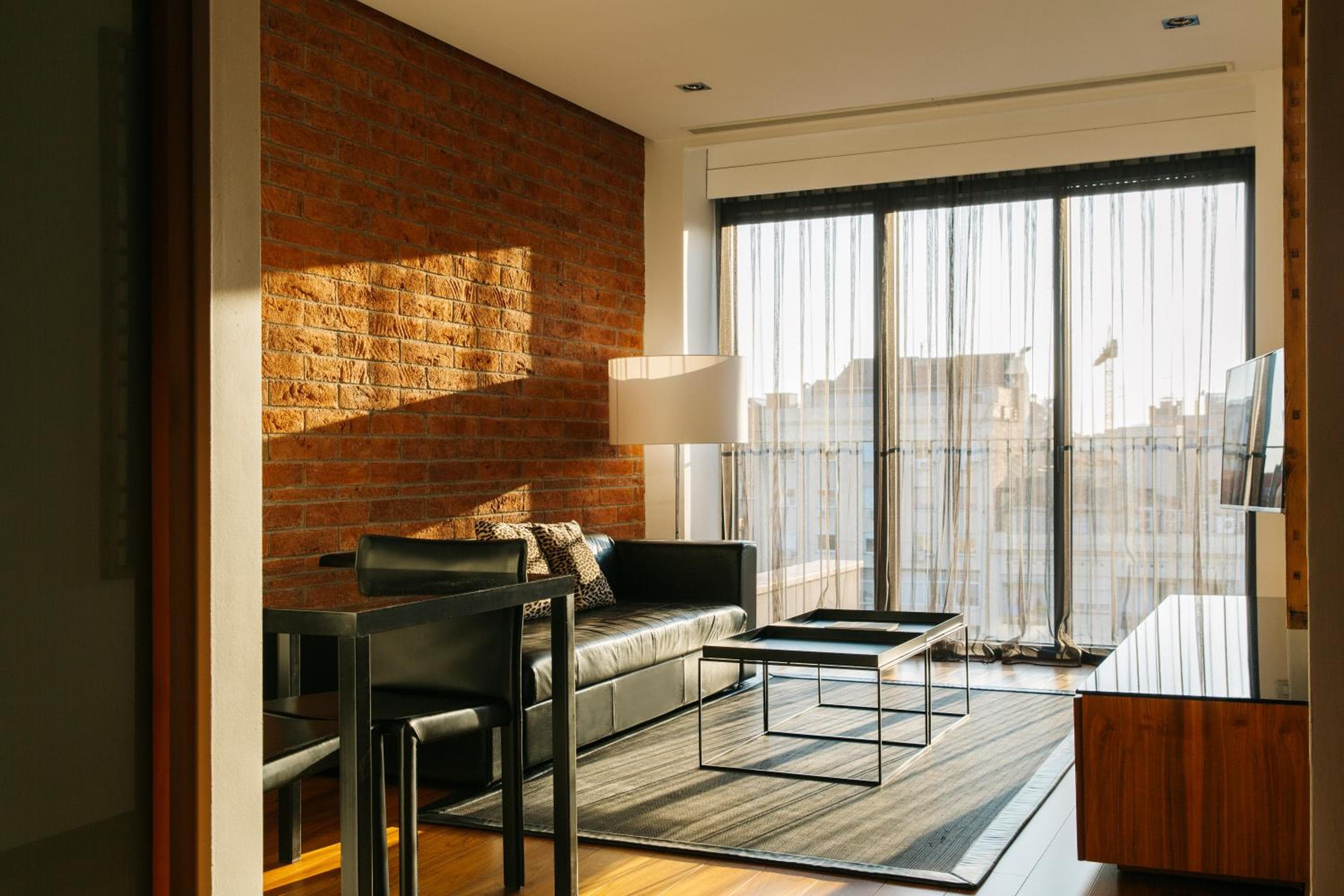 Suites Avenue — 14