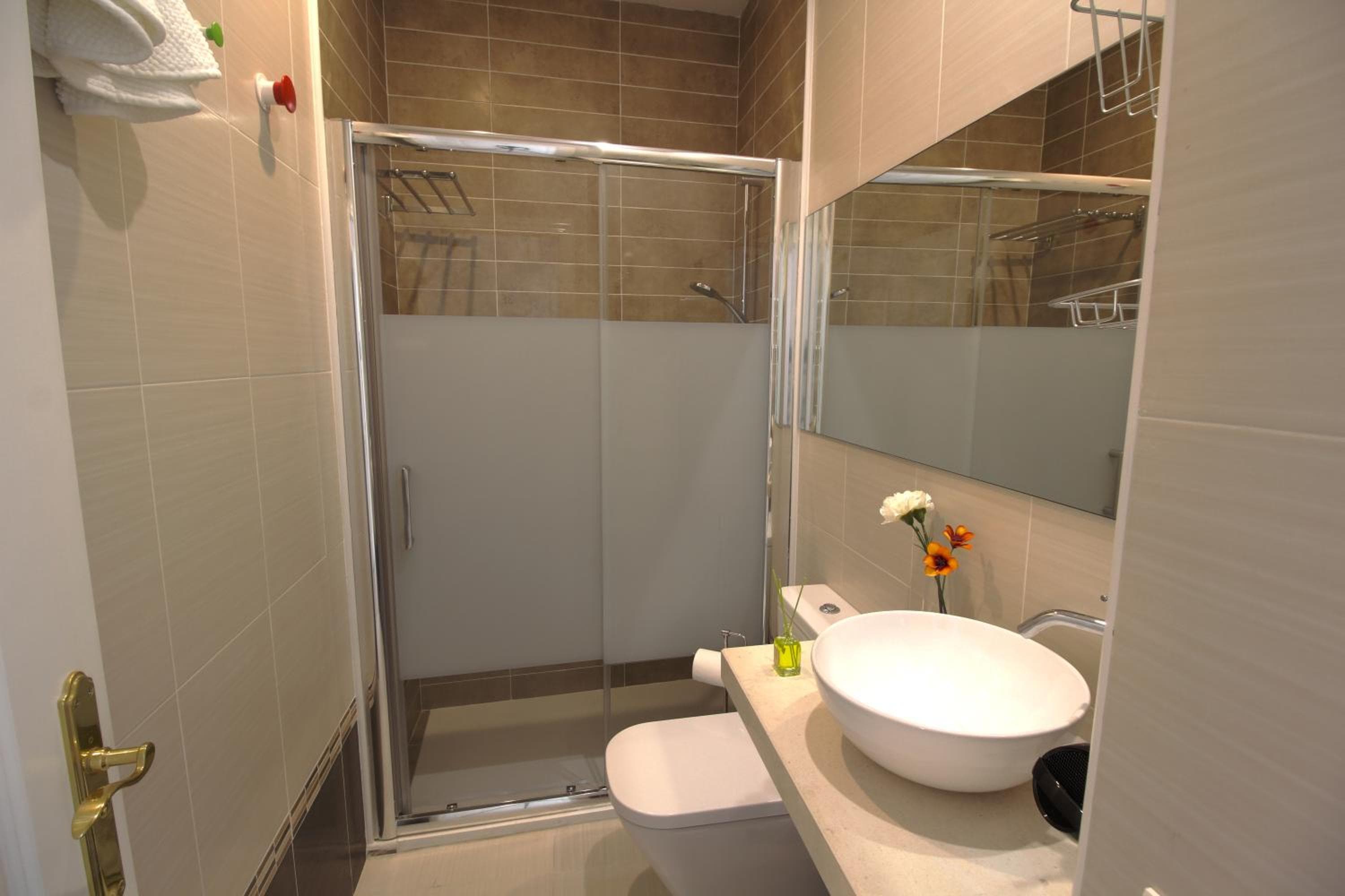Apartamentos Romero Luna — 3