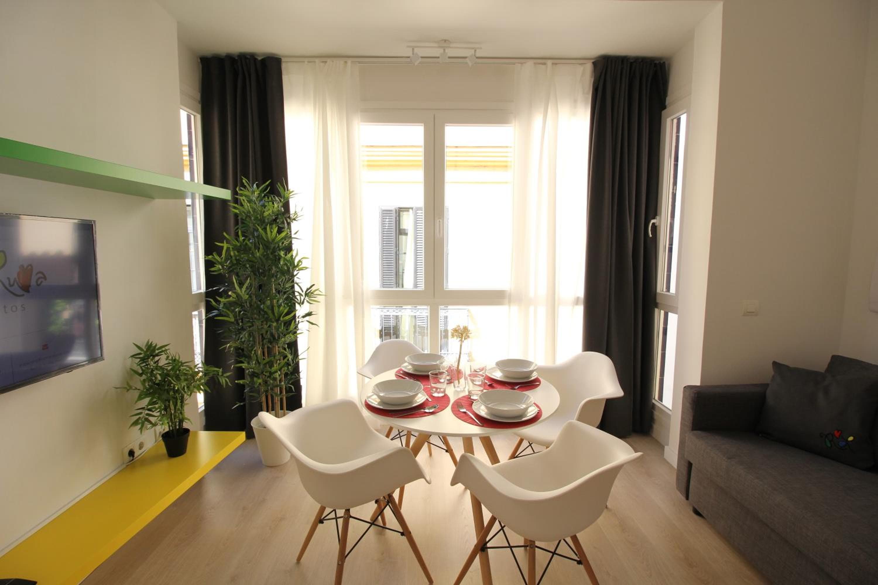 Apartamentos Romero Luna — 24