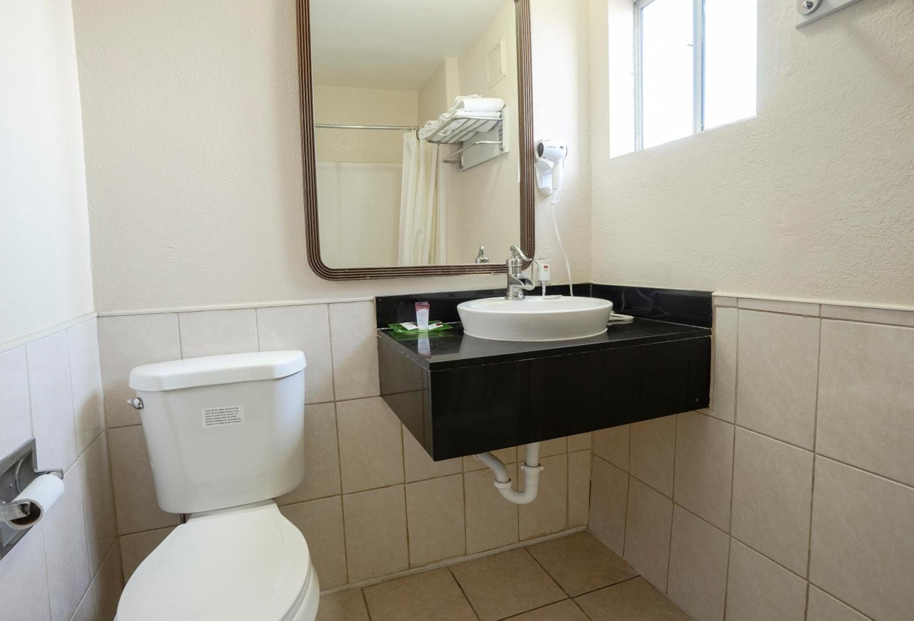 Valore Inn Hollywood — 19