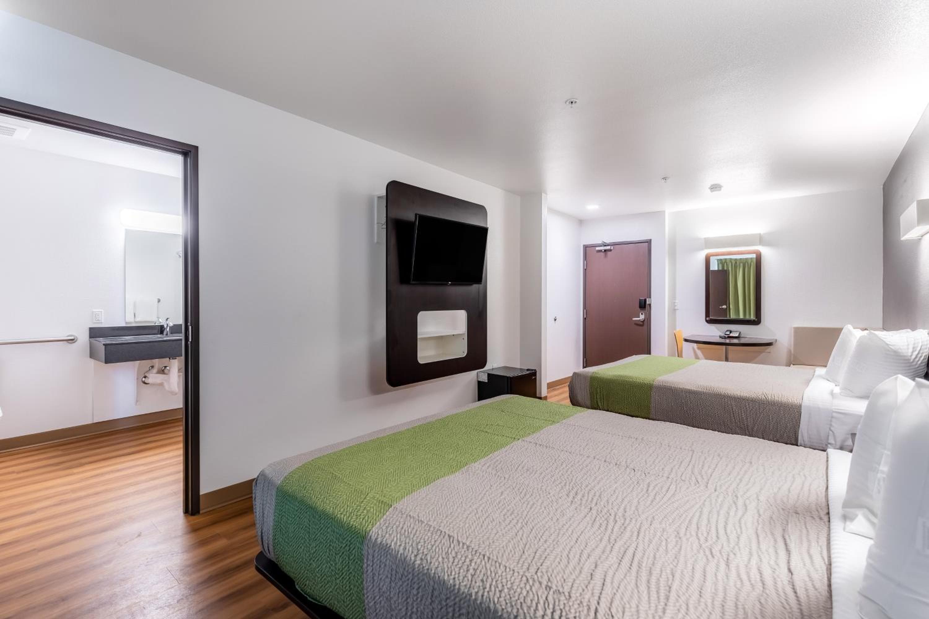 Motel 6-Las Vegas, NV - Motor Speedway — 24