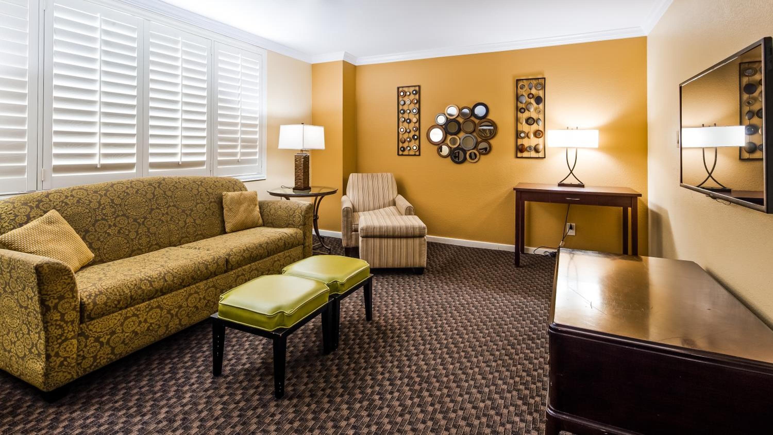 Best Western Plus Casino Royale - Centro Strip — 21