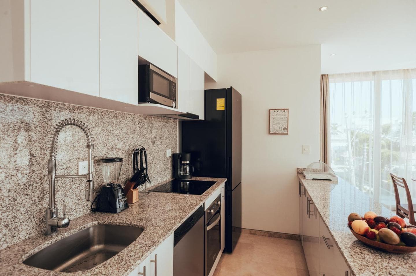 Antera Hotel & Residences — 8