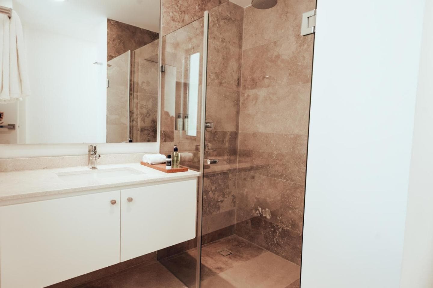 Antera Hotel & Residences — 20