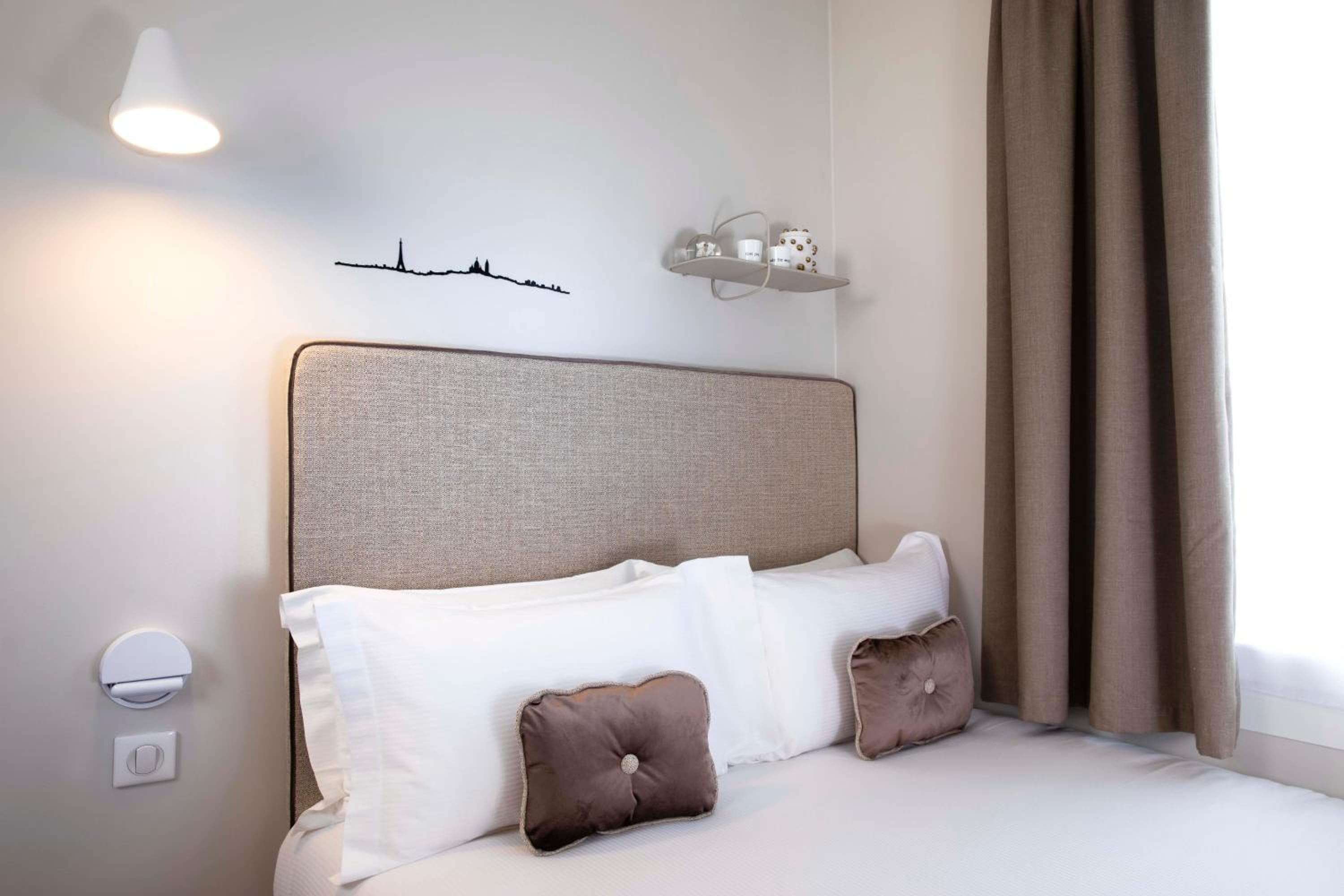 Hotel Eiffel Saint Charles — 14
