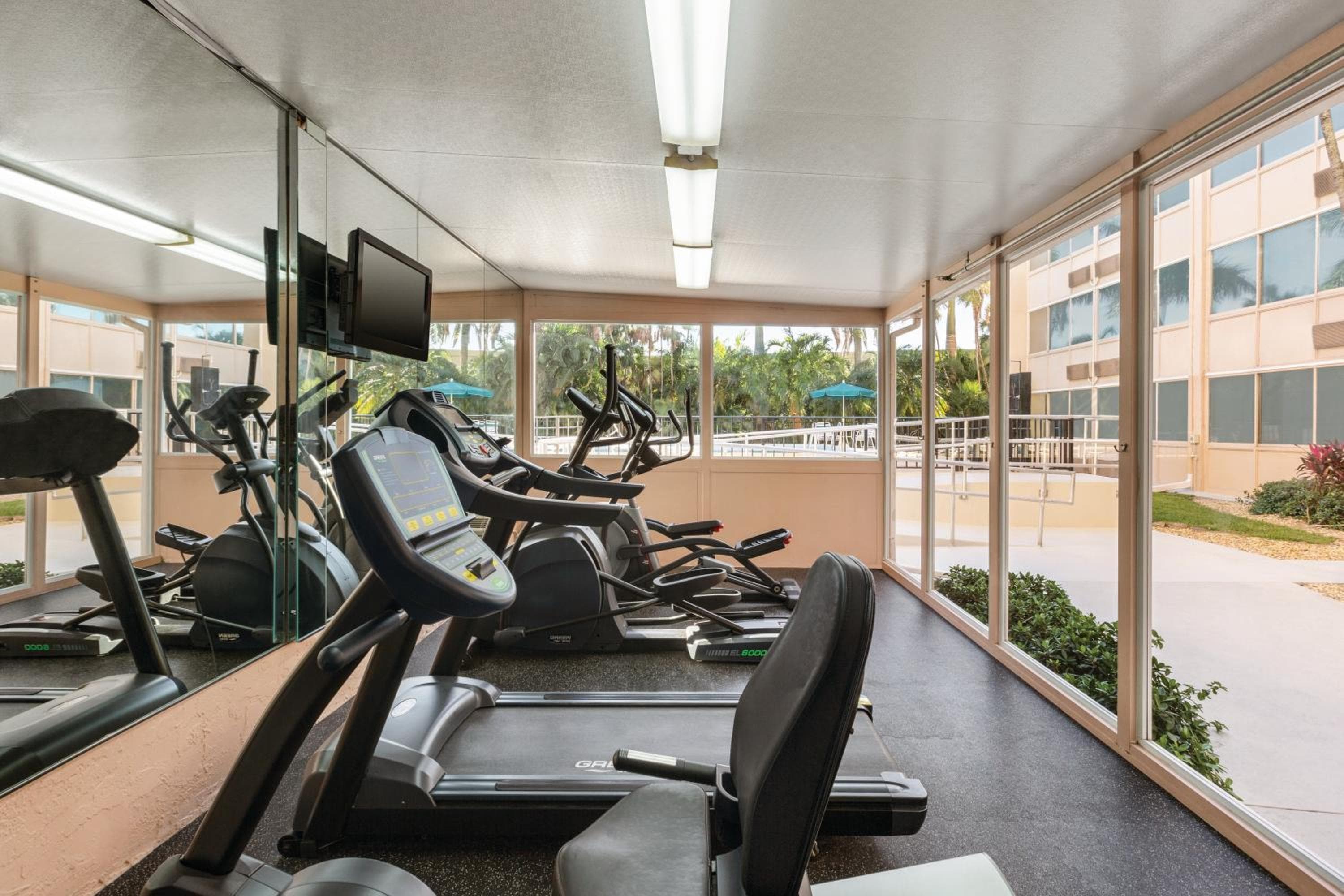 Days Inn presso il Wyndham Miami International Airport — 27