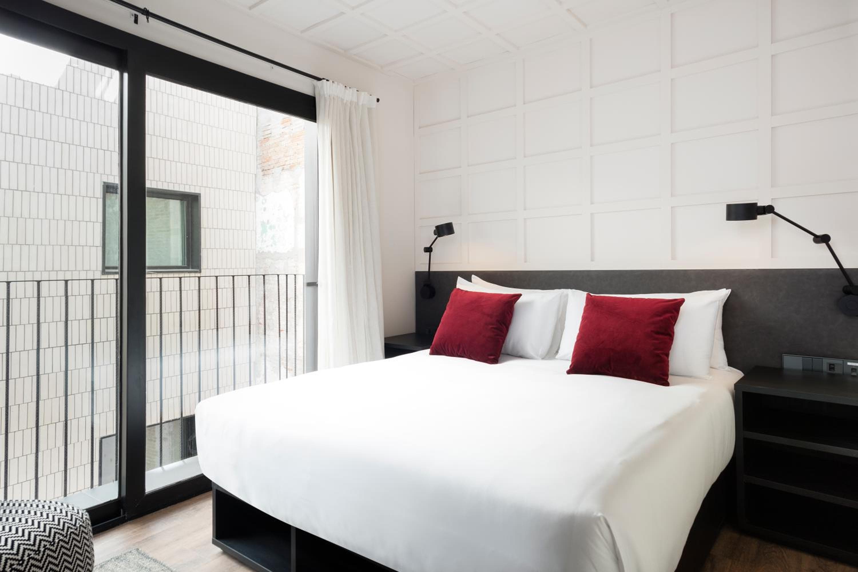 Yurbban Ramblas Boutique Hotel — 14