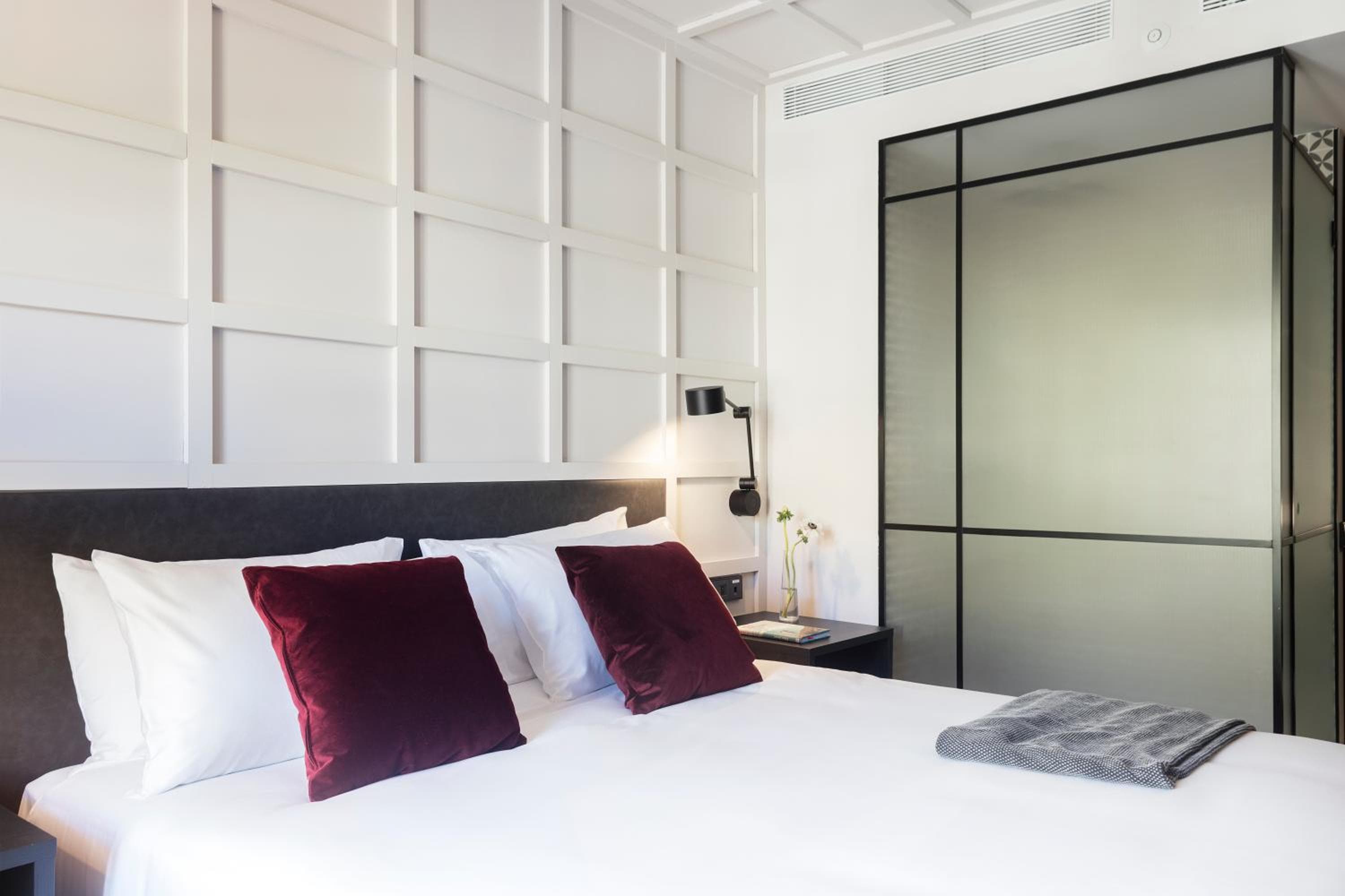 Yurbban Ramblas Boutique Hotel — 5