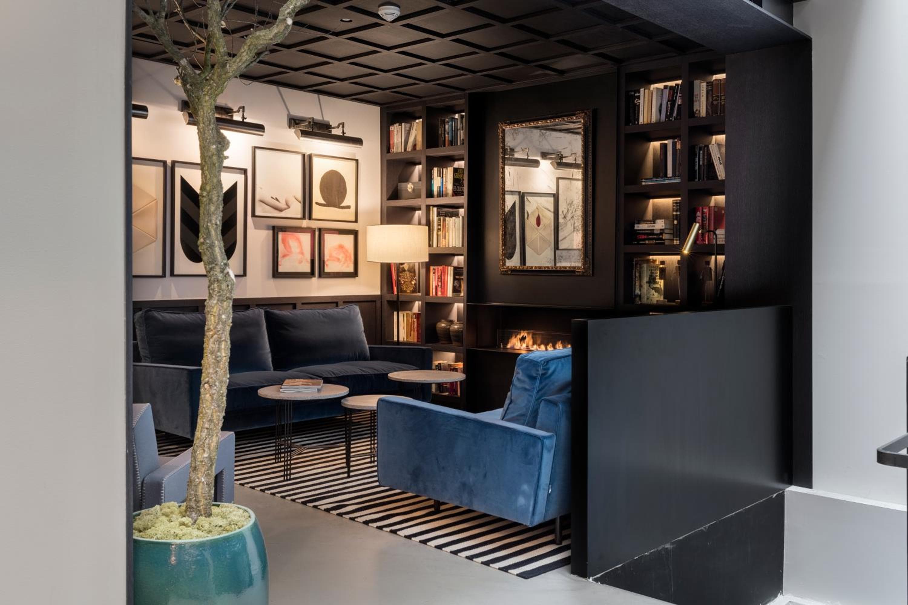 Yurbban Ramblas Boutique Hotel — 23