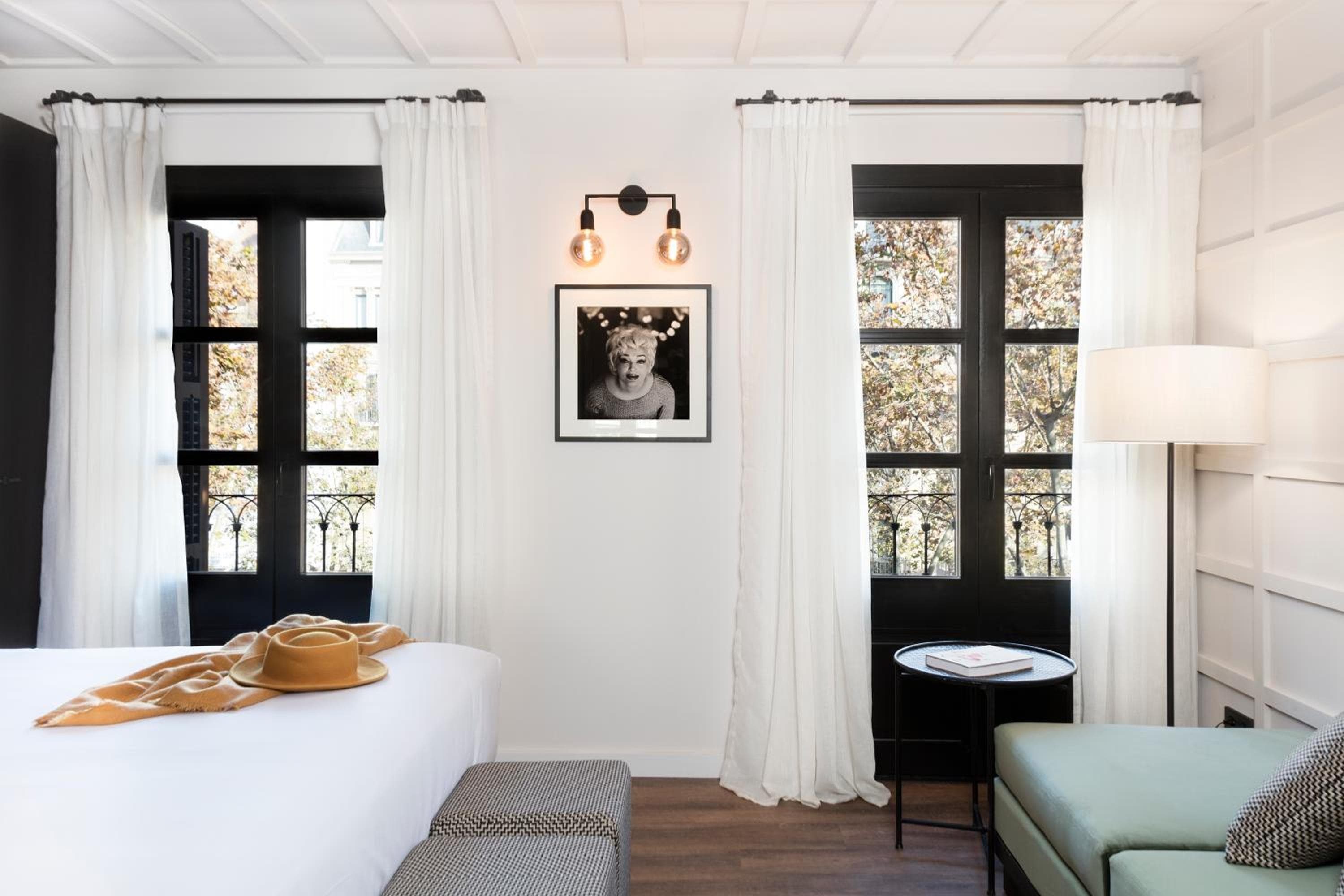 Yurbban Ramblas Boutique Hotel — 30