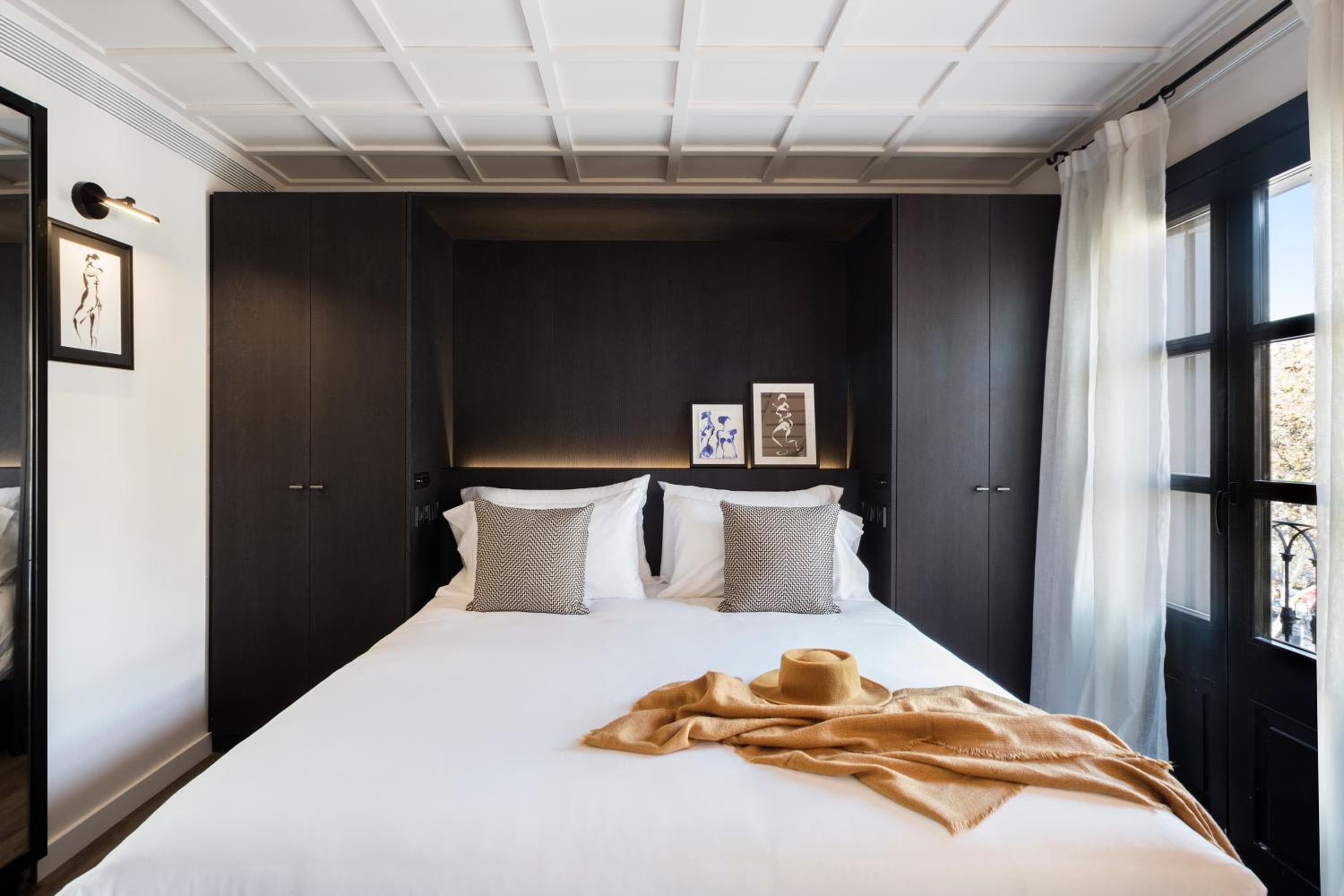 Yurbban Ramblas Boutique Hotel — 15