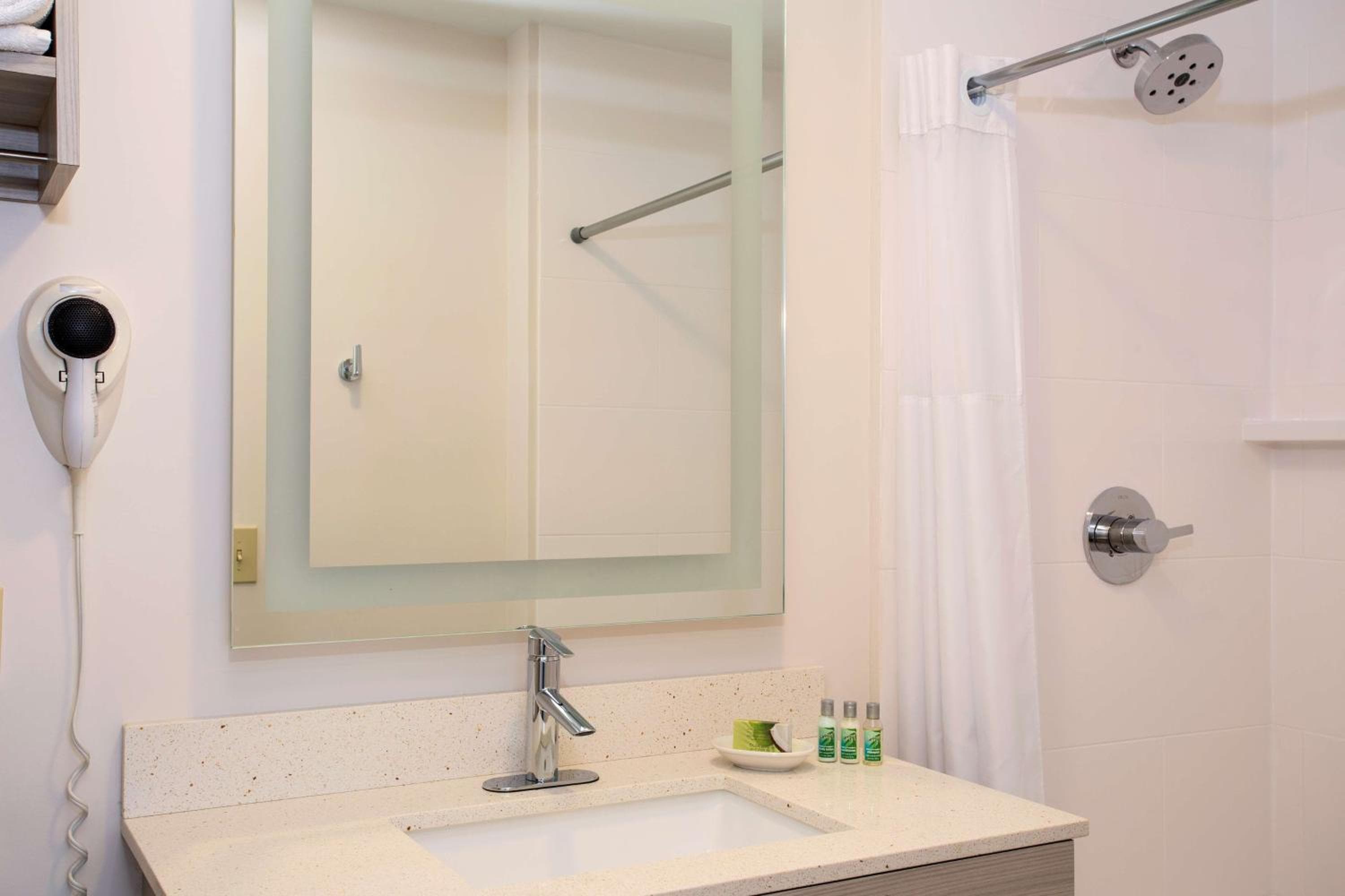 SureStay Hotel by Best Western Santa Monica — 20