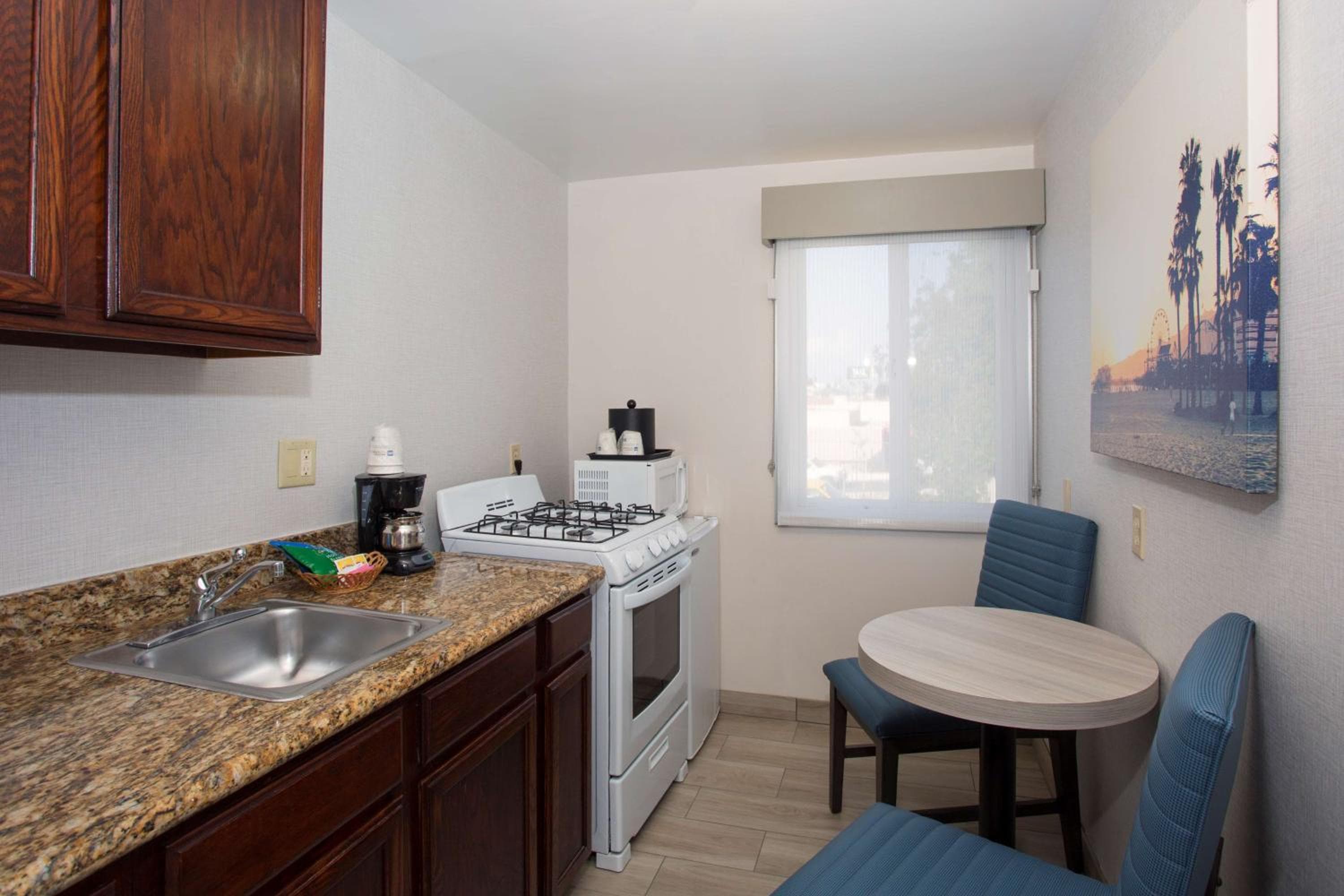 SureStay Hotel by Best Western Santa Monica — 5