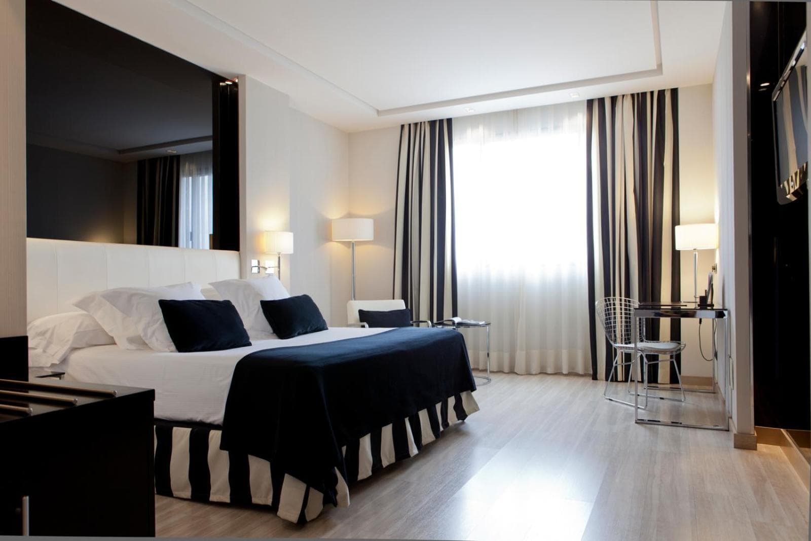 Hotel Maydrit Flughafen — 23