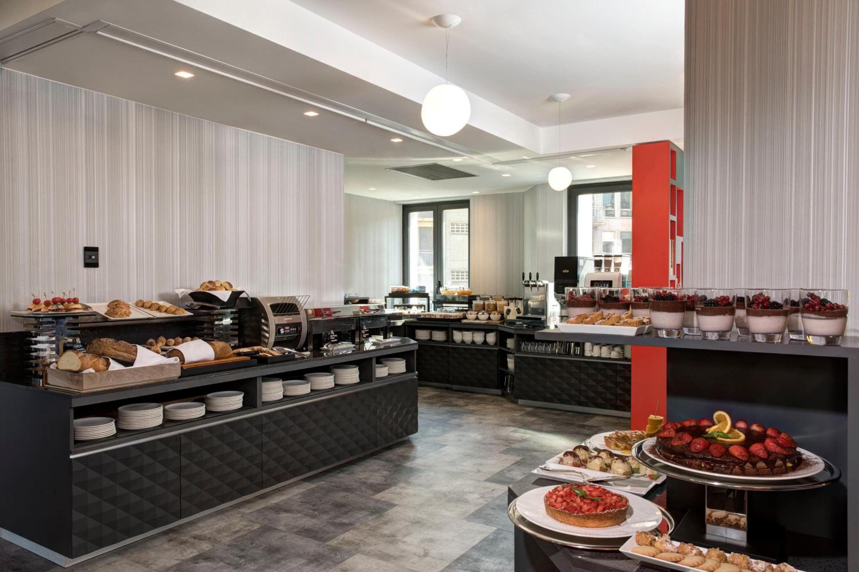 iQ Hotel Milano — 30