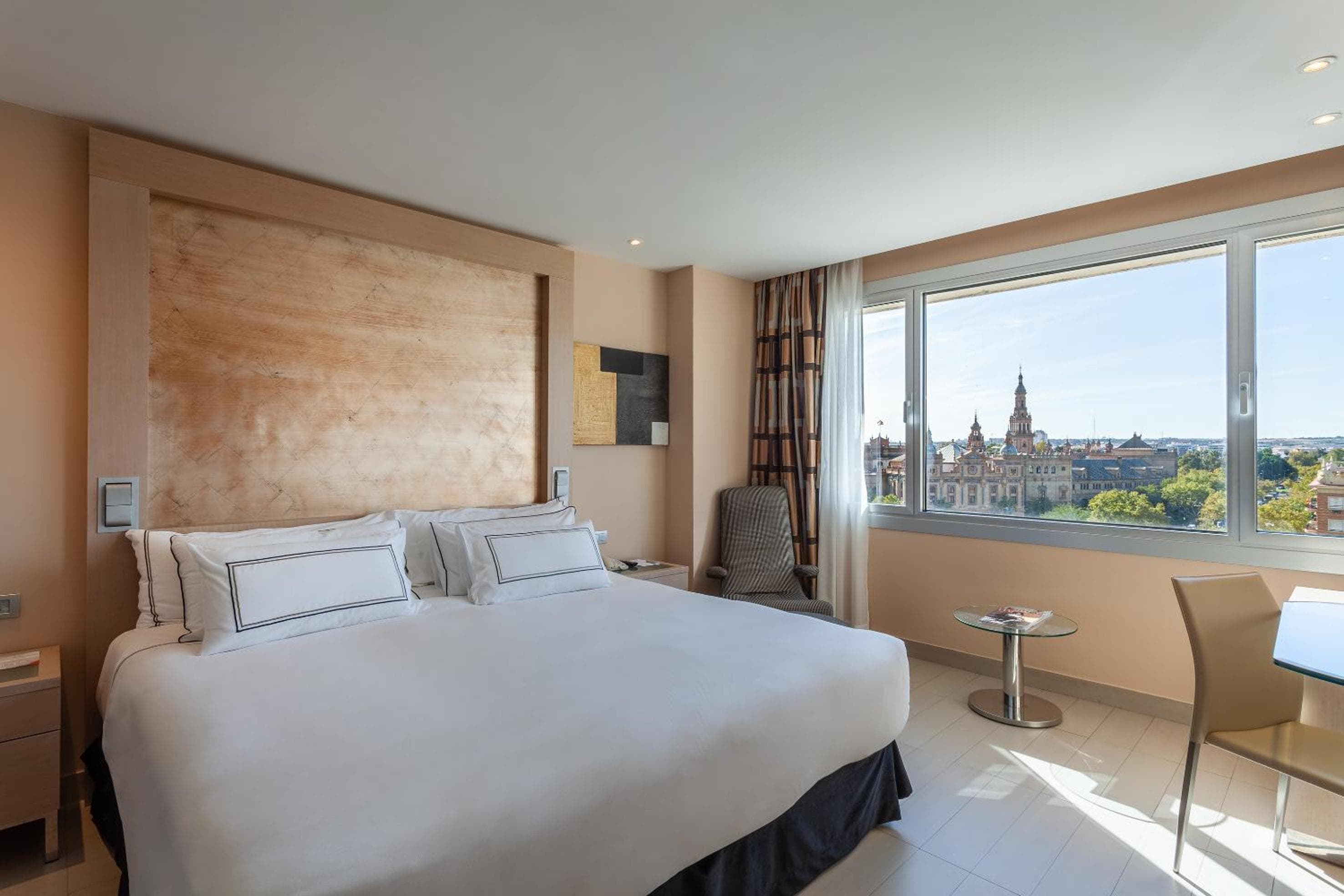 Meliá Sevilla — 24