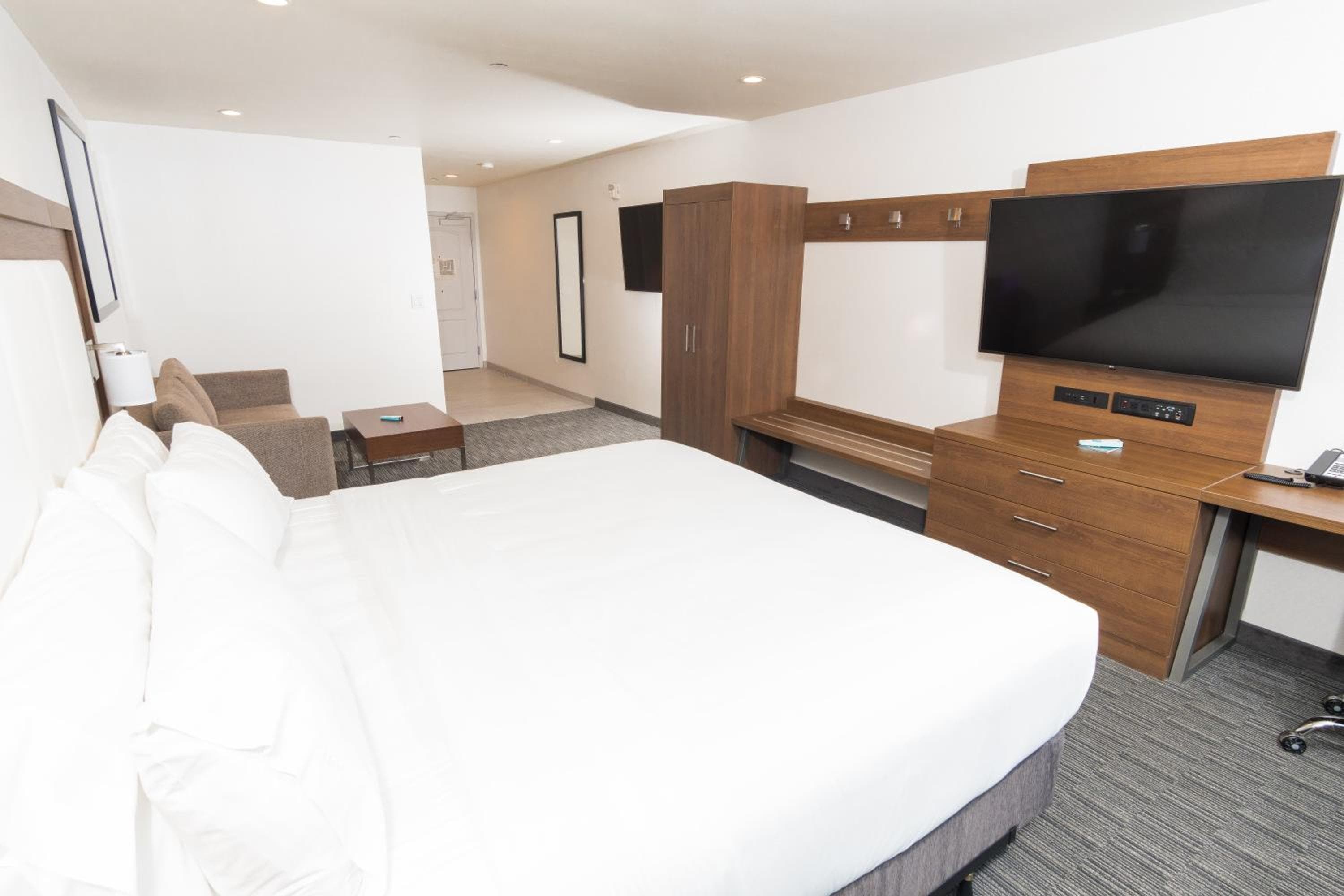 Holiday Inn Express Hollywood Walk of Fame, ein IHG Hotel — 3