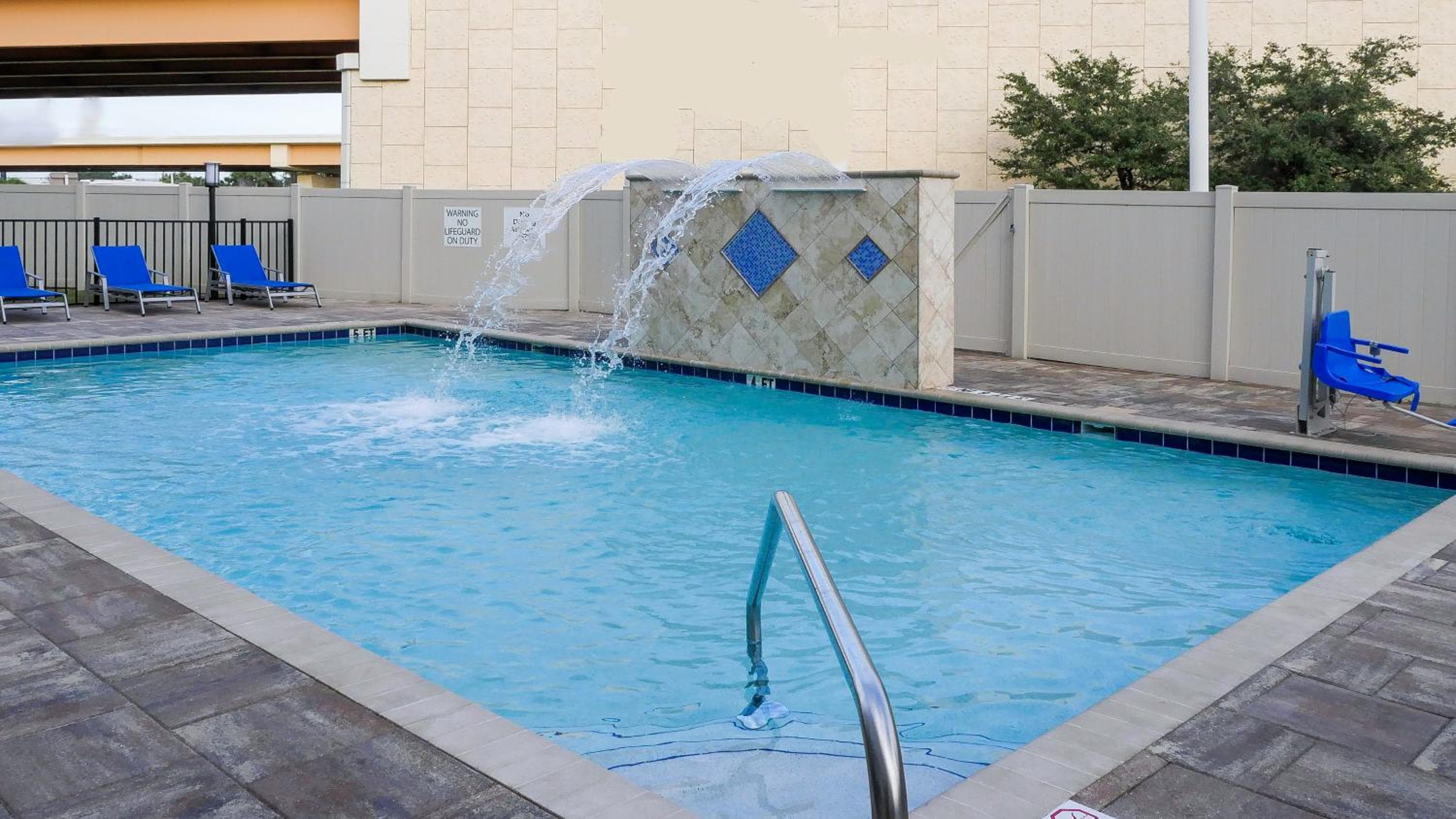 Holiday Inn Express & Suites - Tampa East - Ybor City, un hotel IHG — 11