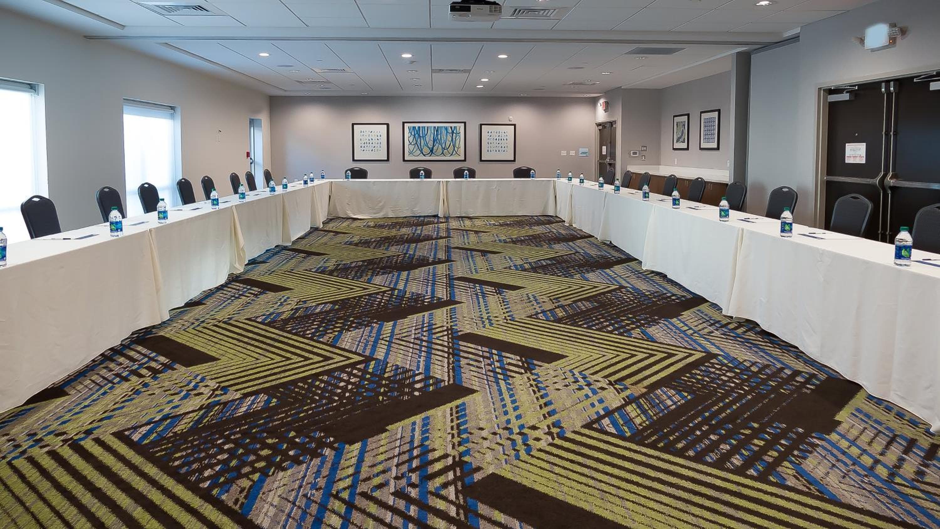 Holiday Inn Express & Suites - Tampa East - Ybor City, un hotel IHG — 13