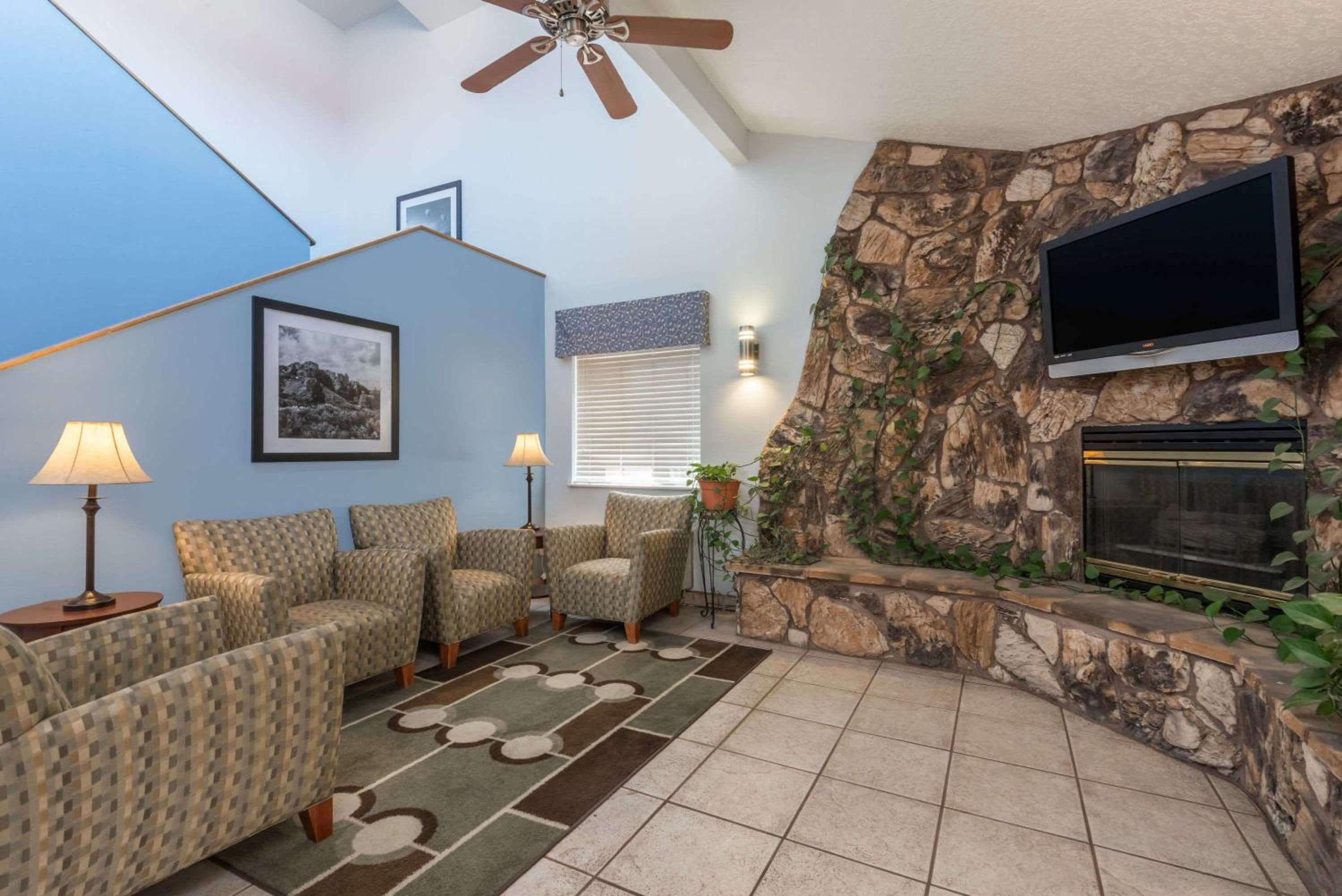 Days Inn by Wyndham Las Vegas — 2