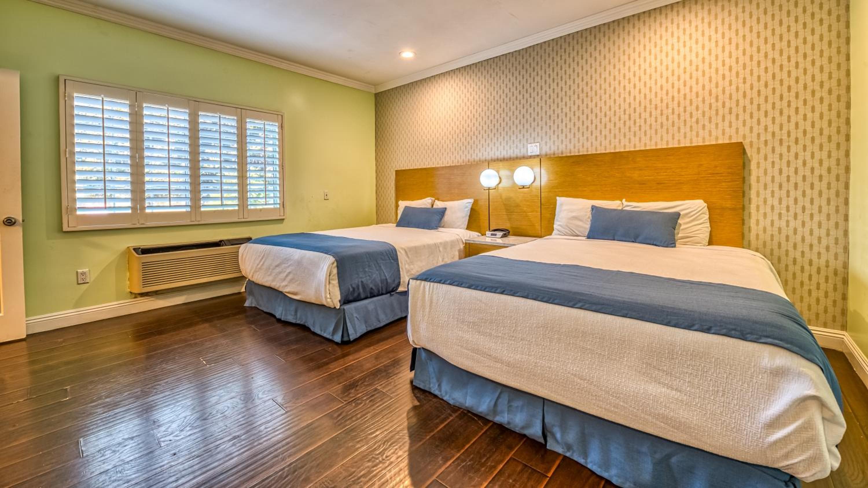 Hollywood City Inn — 9