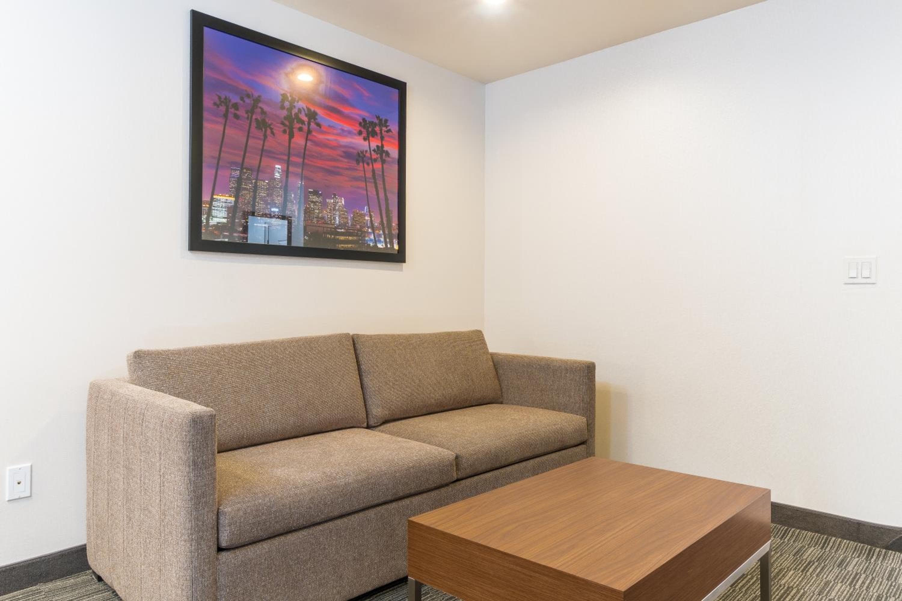 Holiday Inn Express Hollywood Walk of Fame, ein IHG Hotel — 23