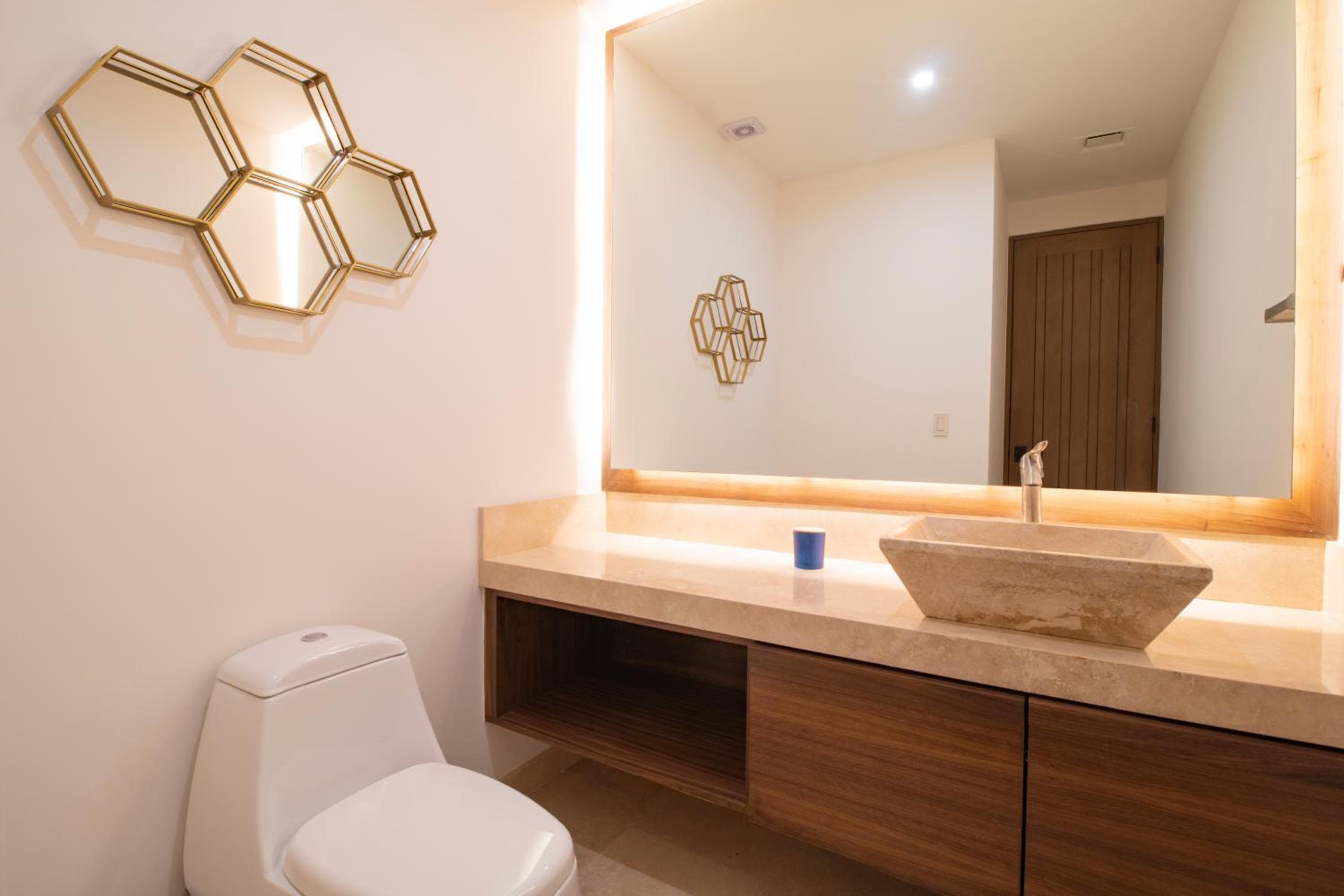 Bohari Palmilla — 18