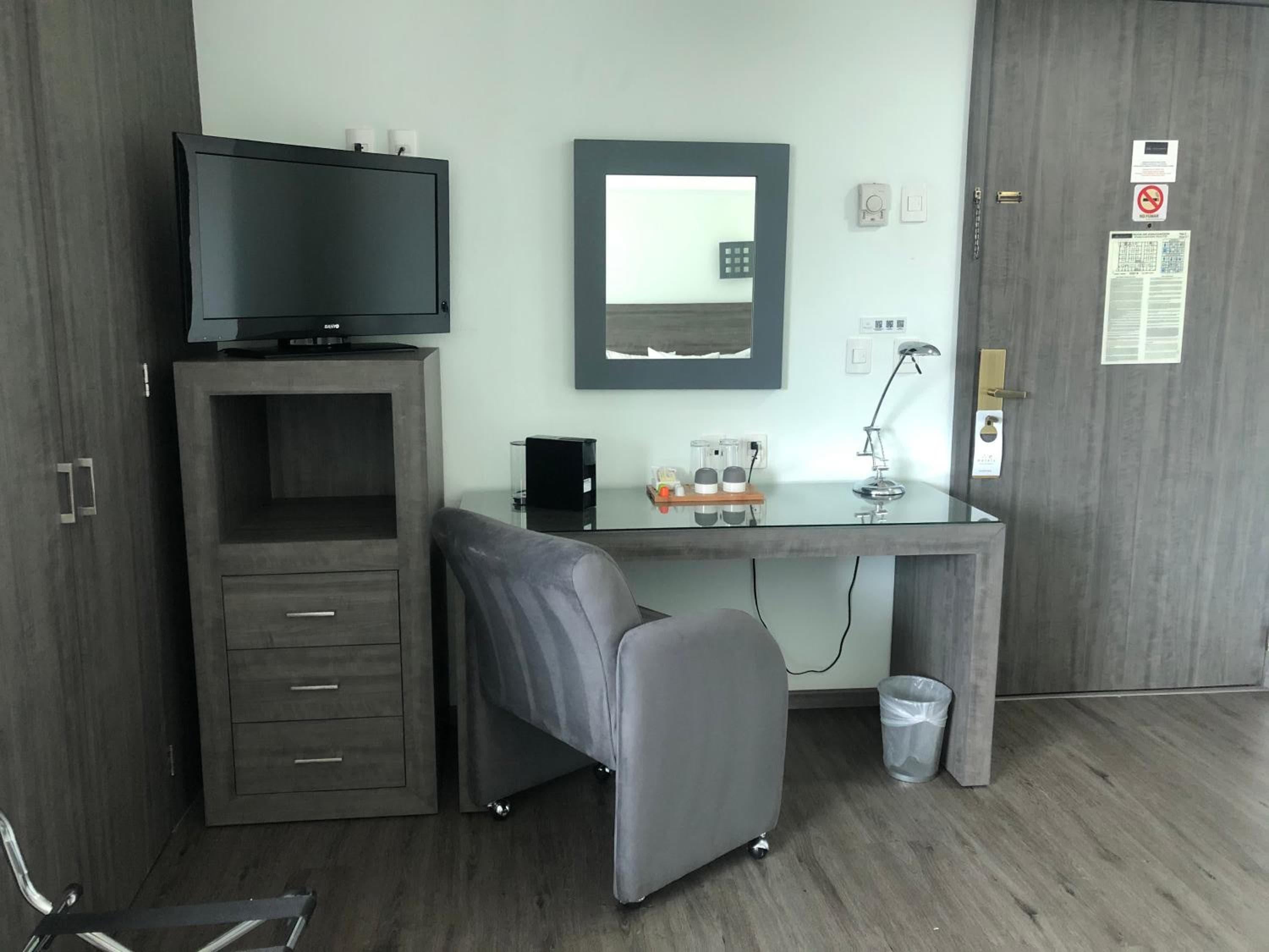 We Hotel Aeropuerto — 20