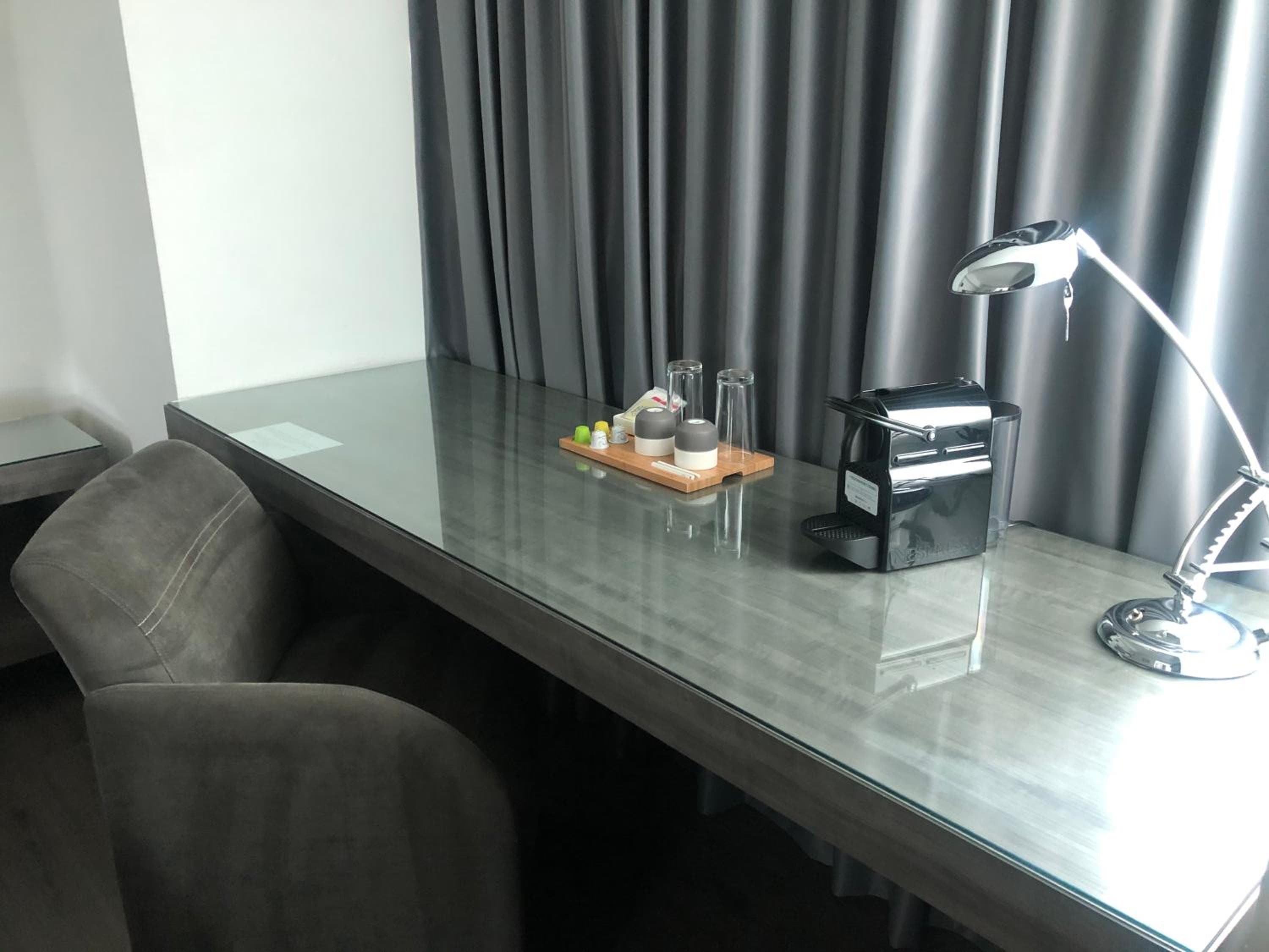 We Hotel Aeropuerto — 27