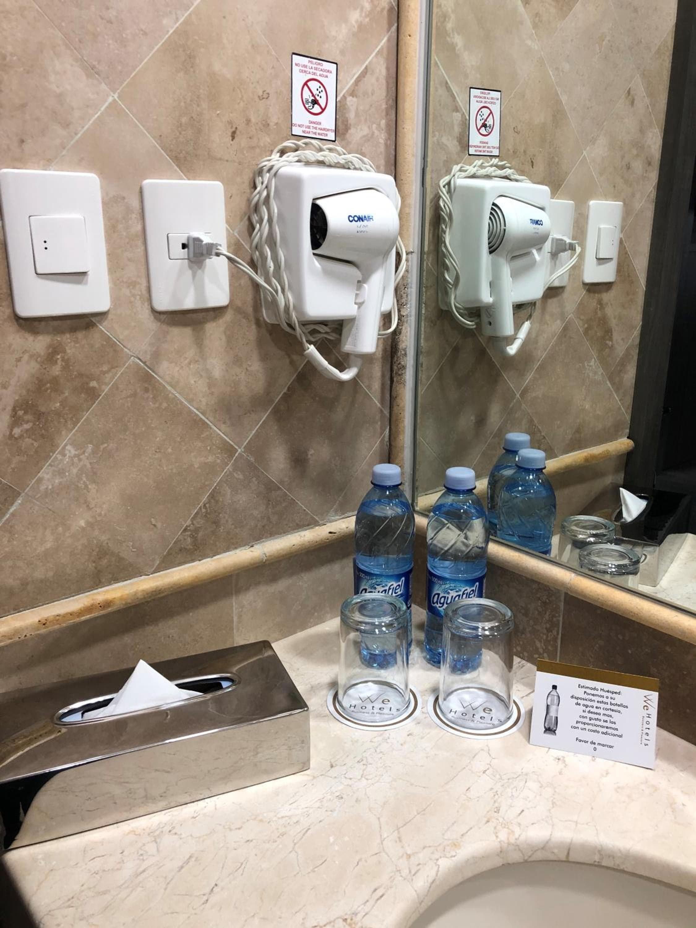 We Hotel Aeropuerto — 29
