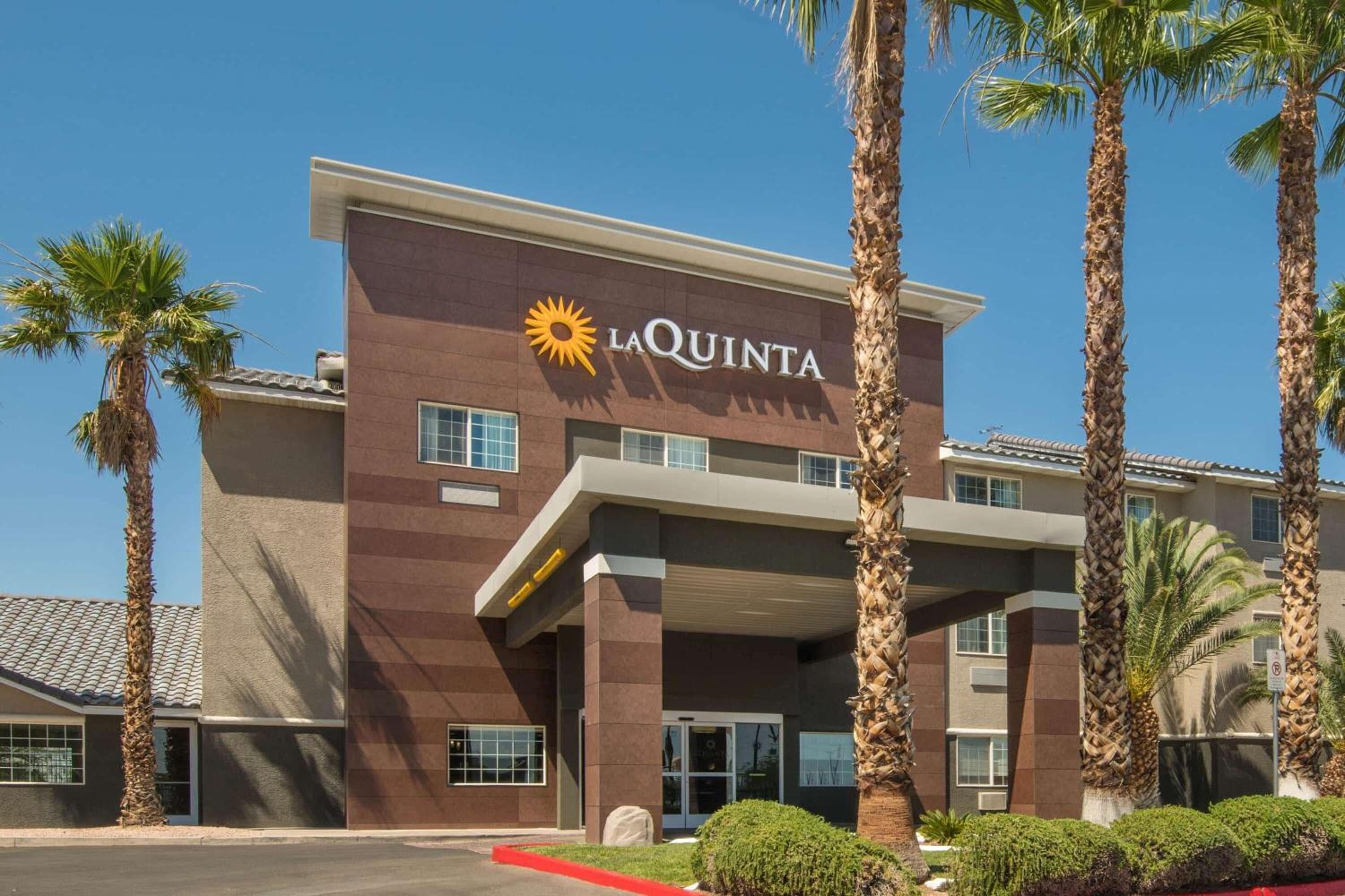 La Quinta Inn & Suites by Wyndham Las Vegas Nellis — 1