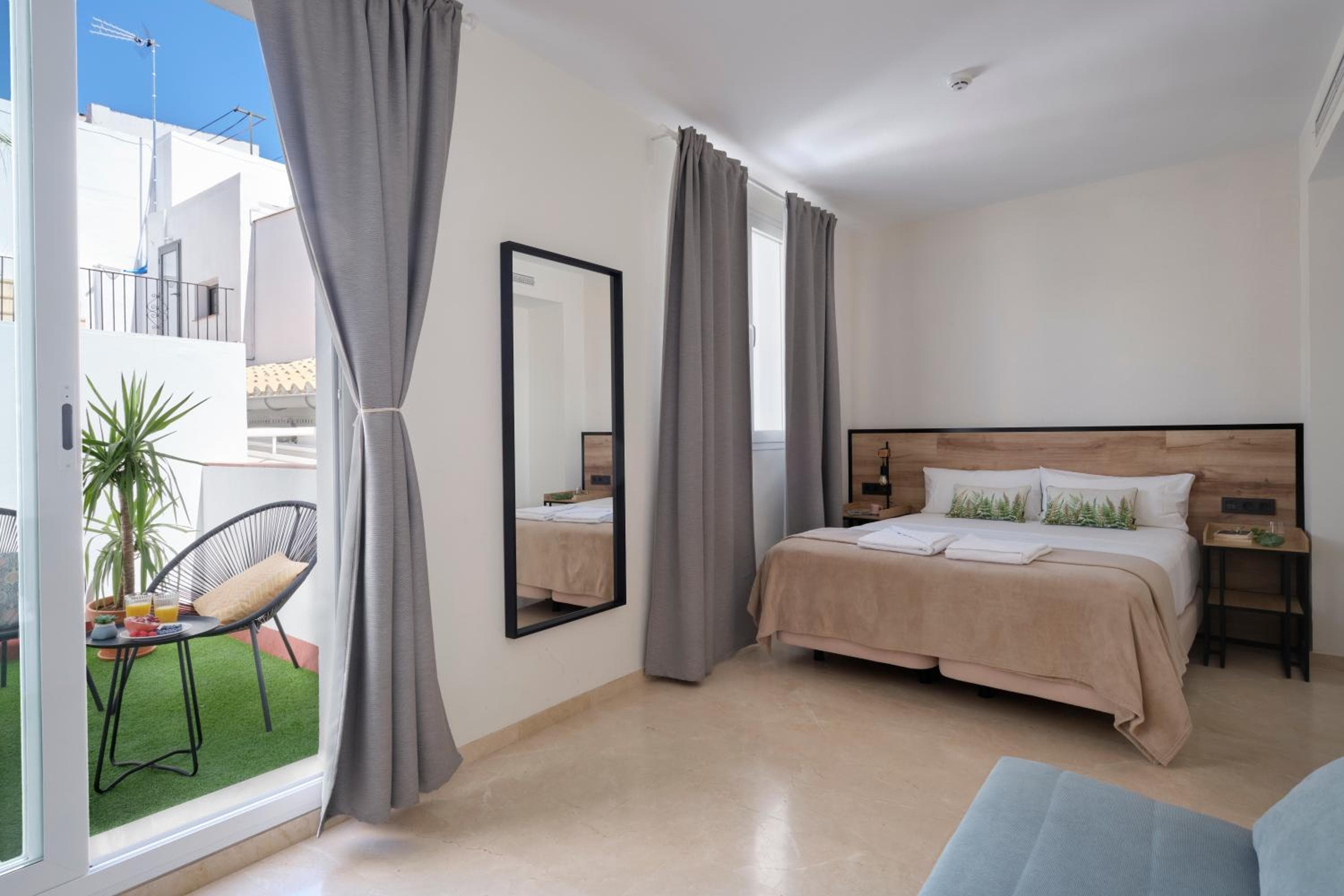Sweet Sevilla Suites - Smart Hotel — 18