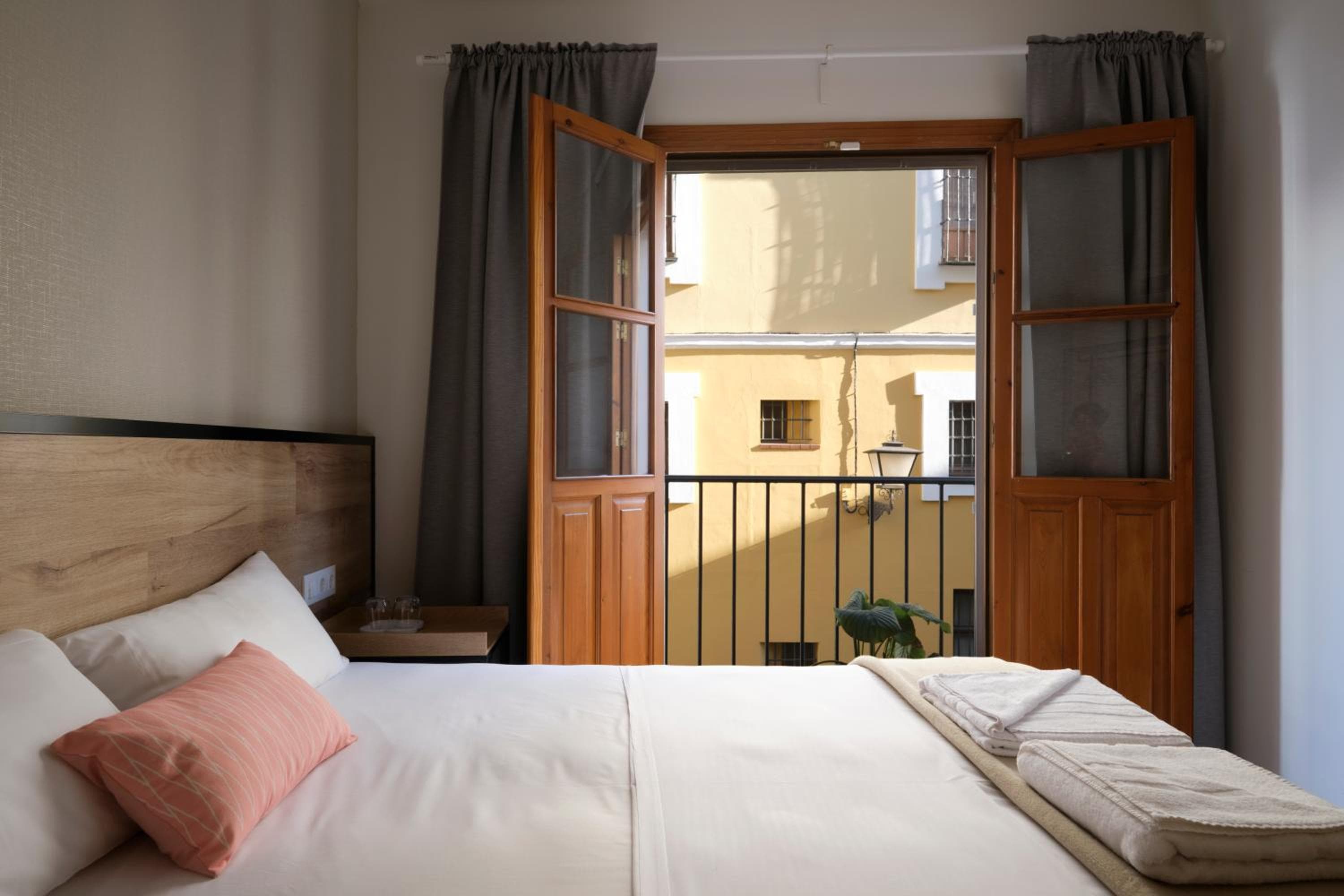 Sweet Sevilla Suites - Smart Hotel — 26