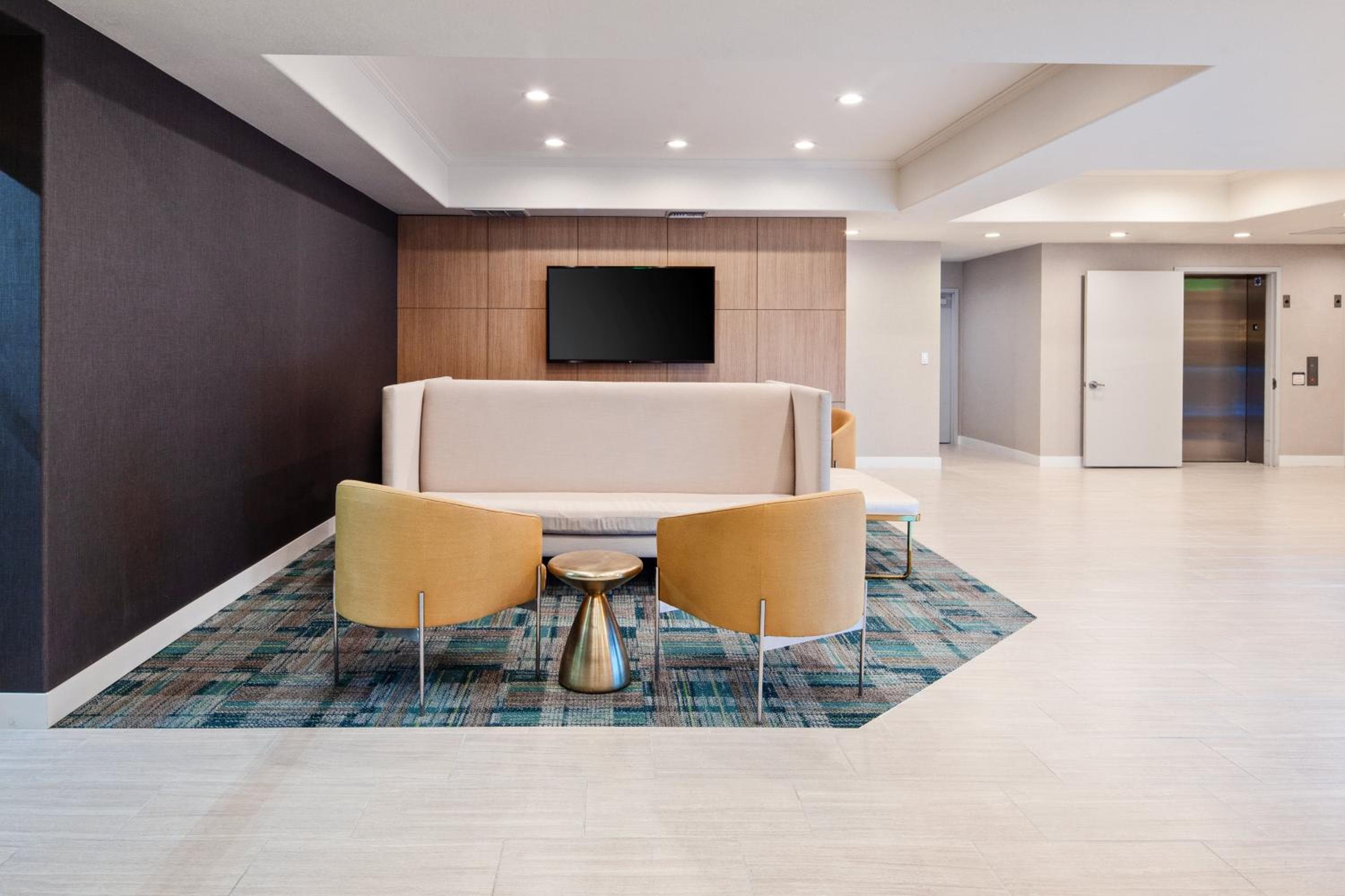 Holiday Inn Express Hollywood Walk of Fame, ein IHG Hotel — 7
