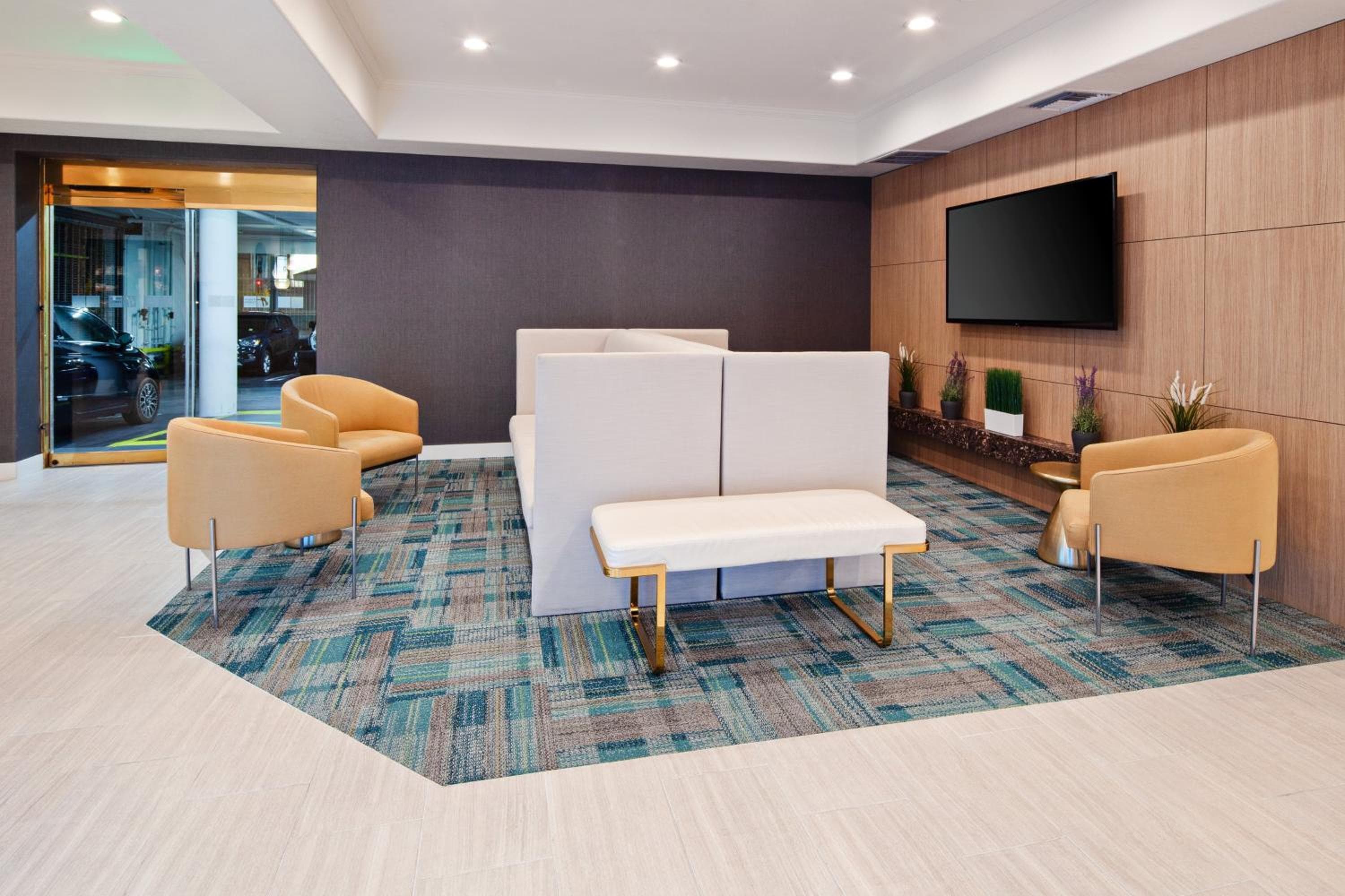 Holiday Inn Express Hollywood Walk of Fame, ein IHG Hotel — 9