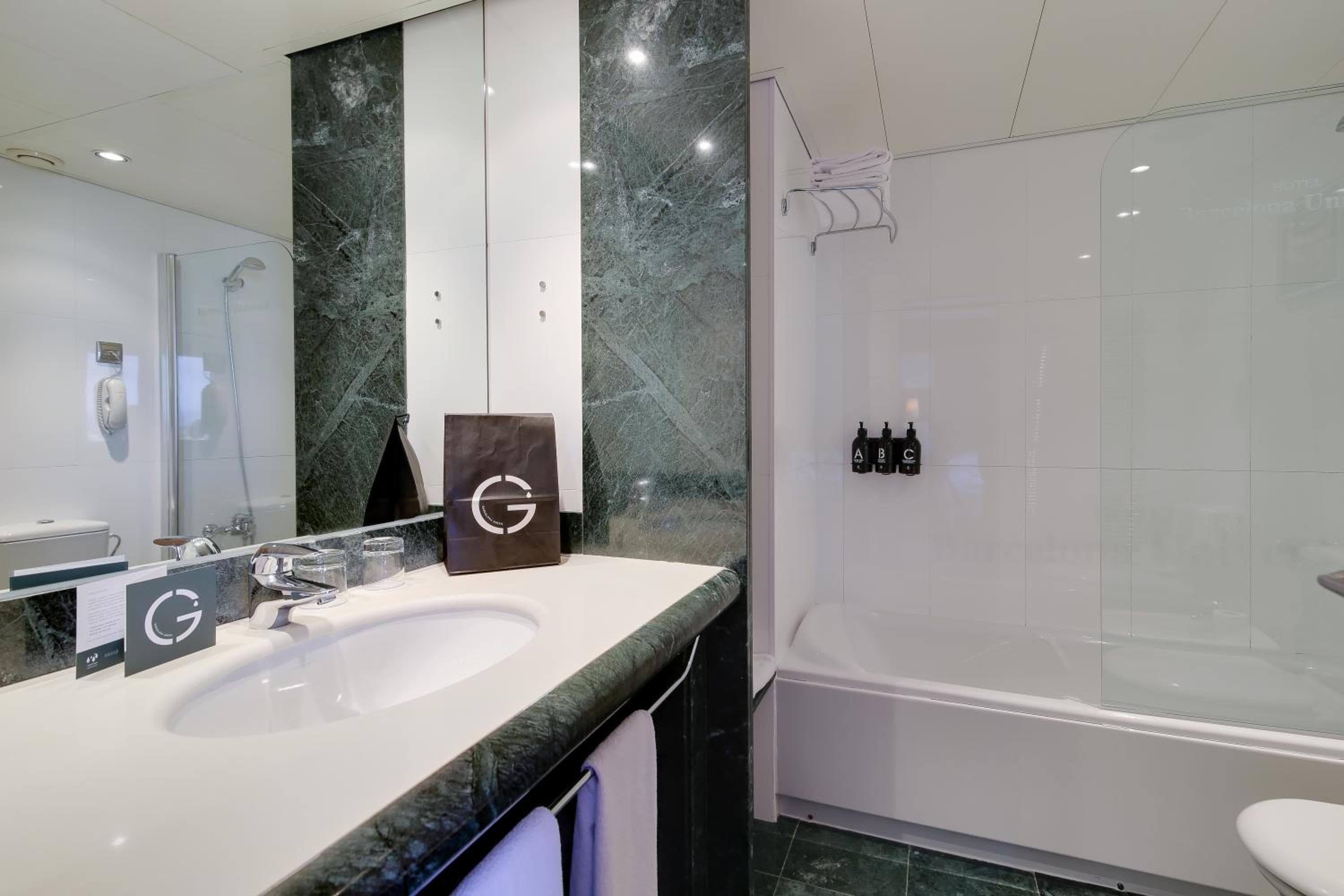 Hotel Barcelona Universal — 22