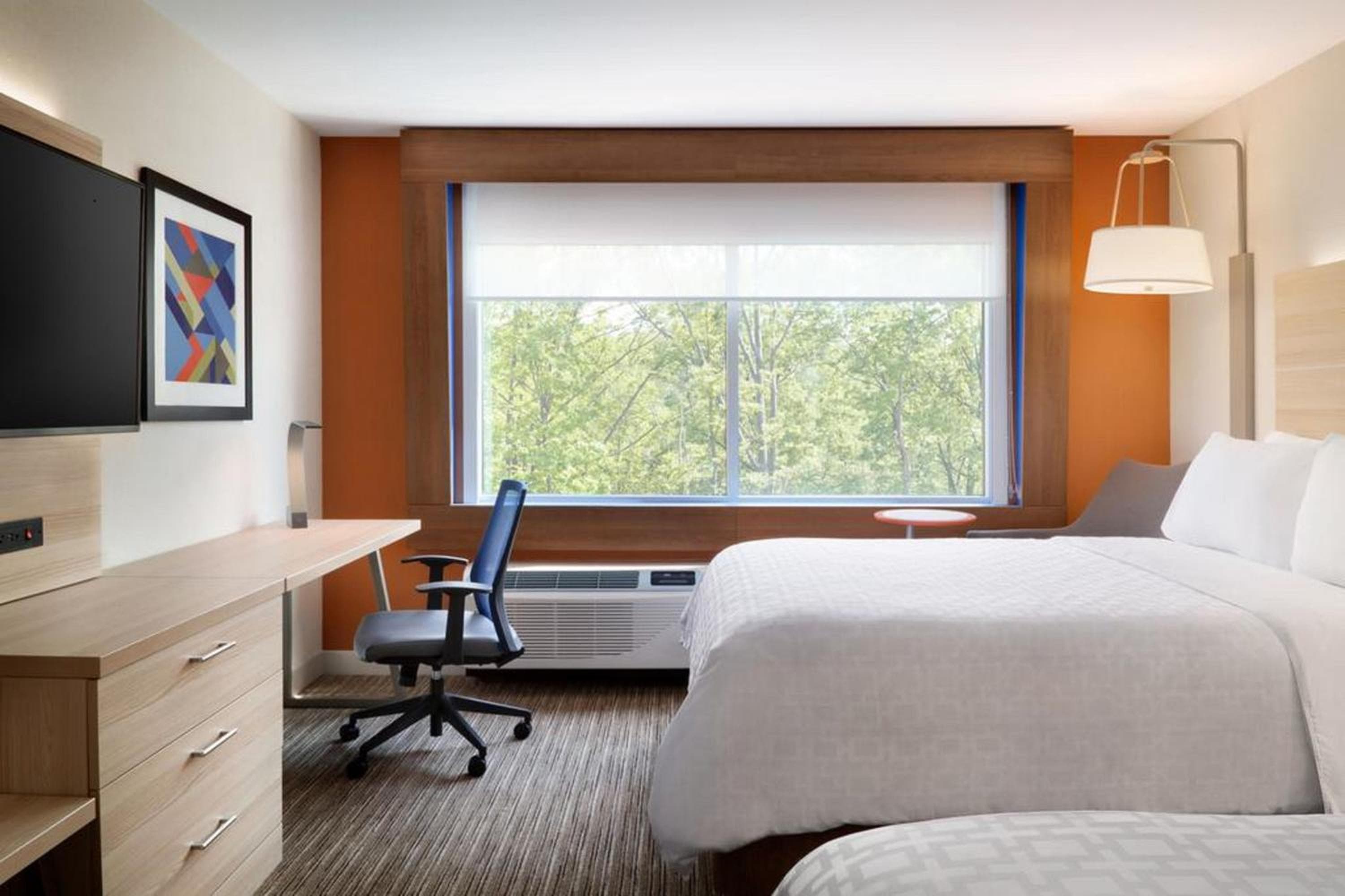 Holiday Inn Express & Suites - Las Vegas - E Tropicana by IHG — 19