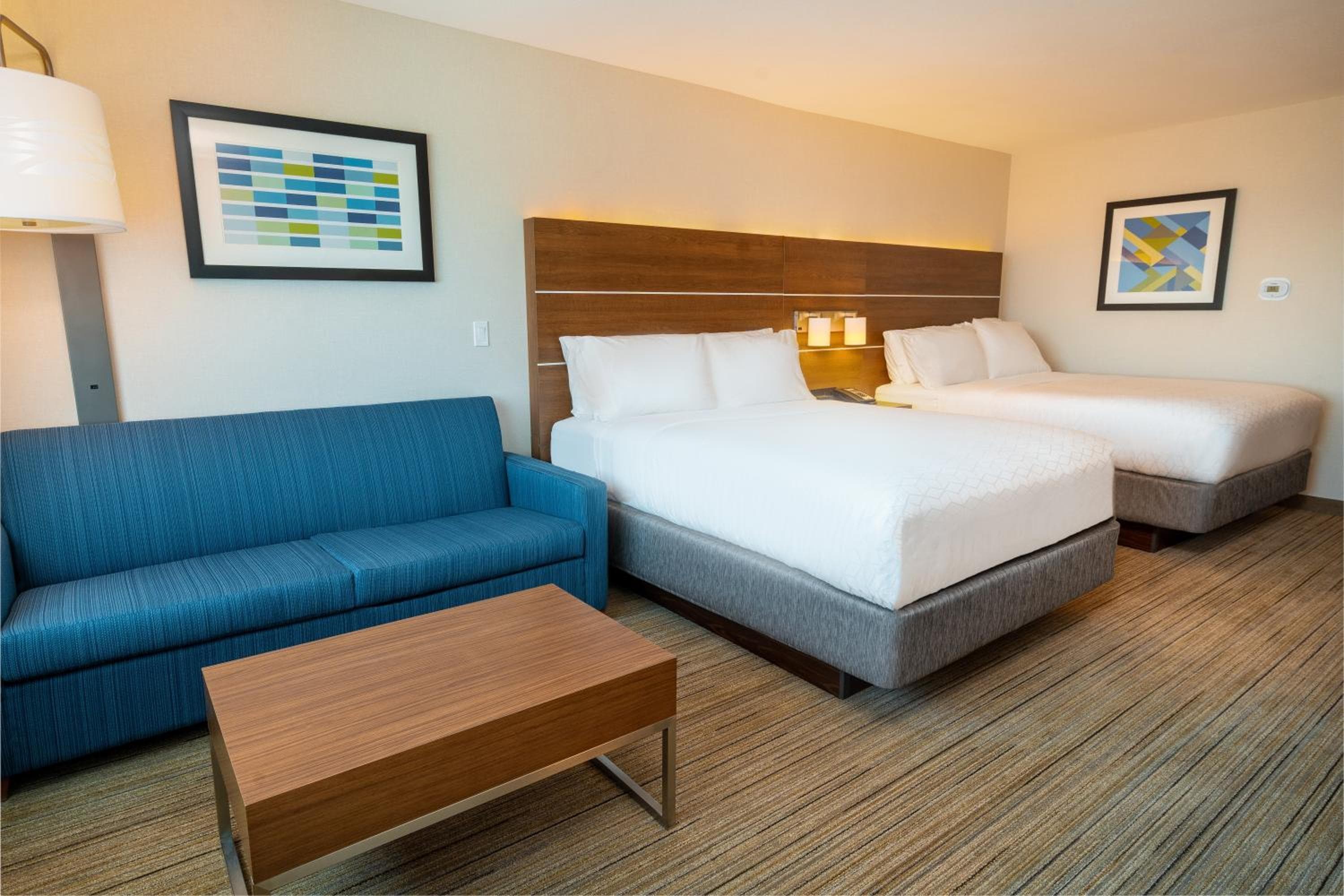 Holiday Inn Express & Suites - Las Vegas - E Tropicana by IHG — 26