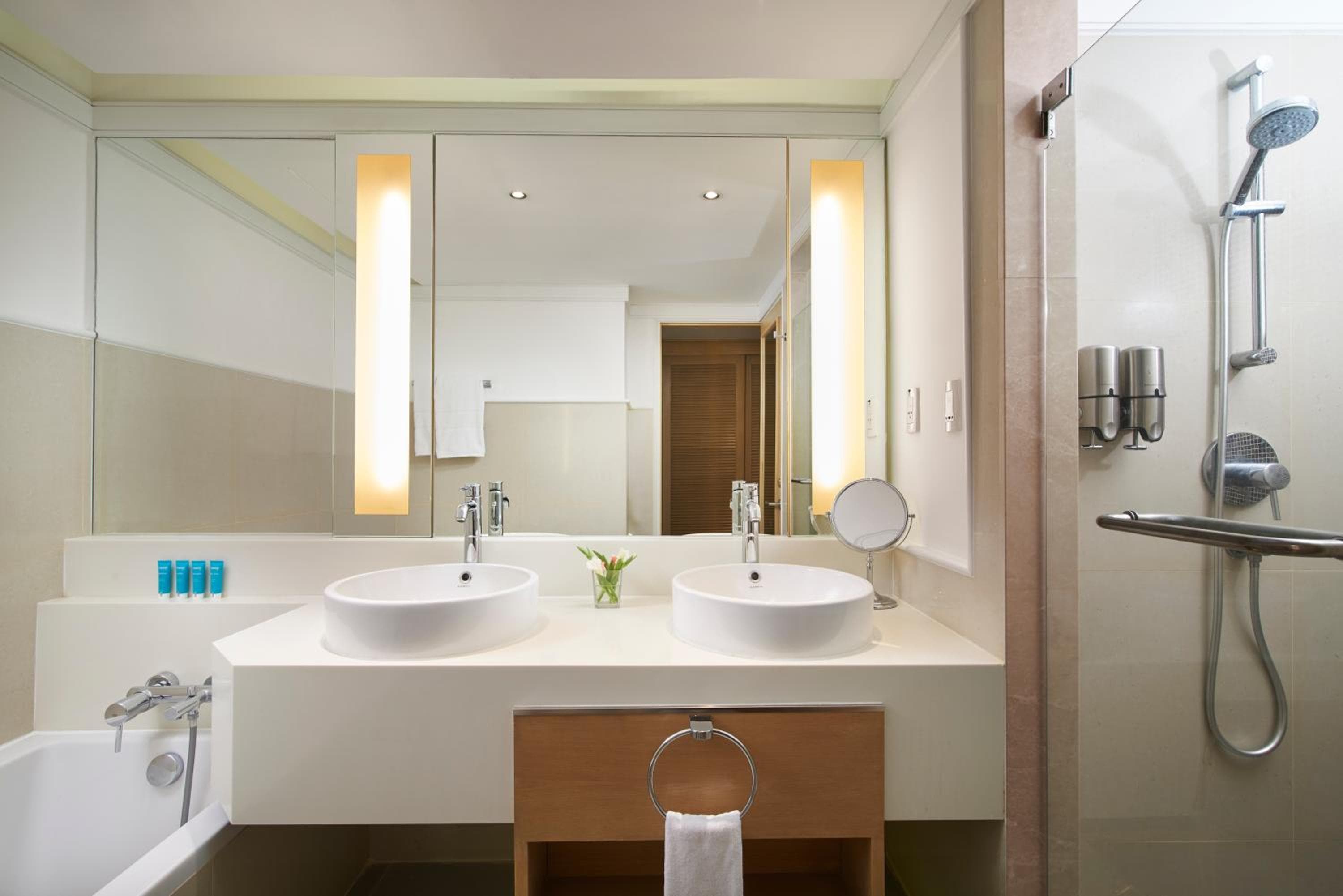Amari Bangkok — 5