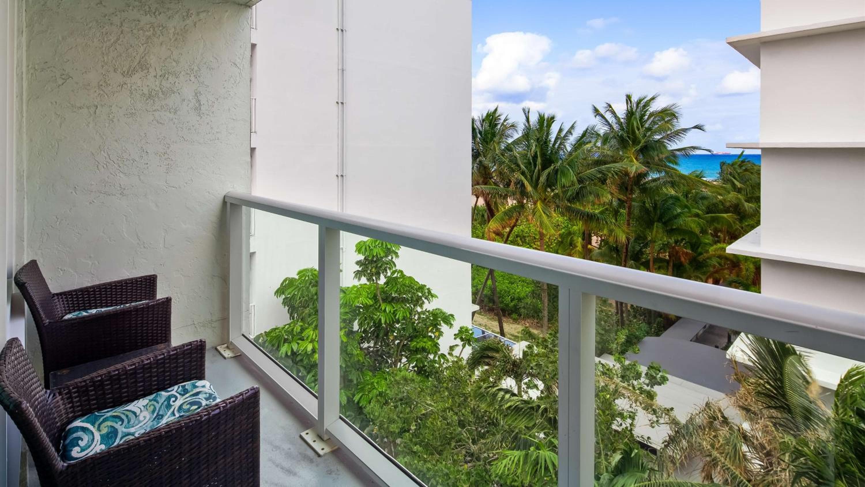 Best Western Plus Oceanside Inn — 24