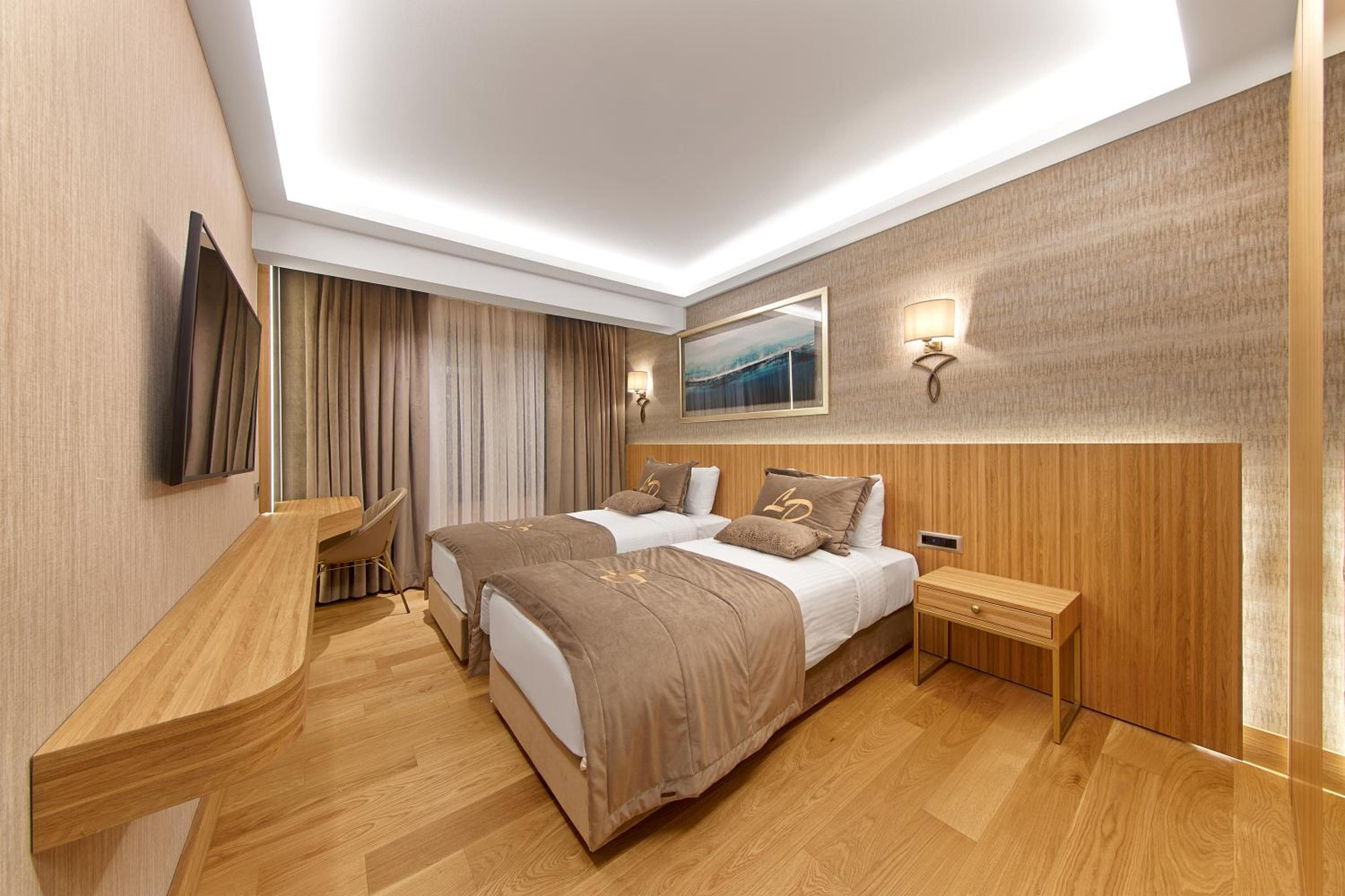 Lady Diana Hotel — 16