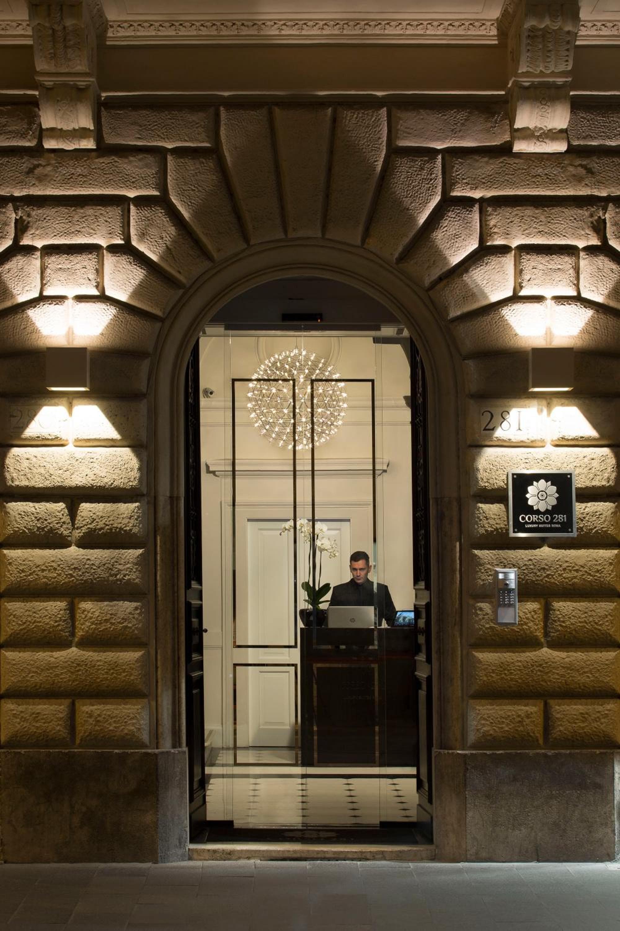 Corso 281 Luxury Suites — 11