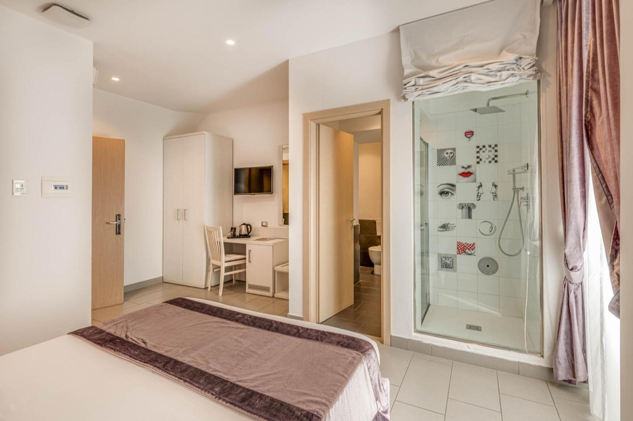 Trevi Palace Hotel — 2