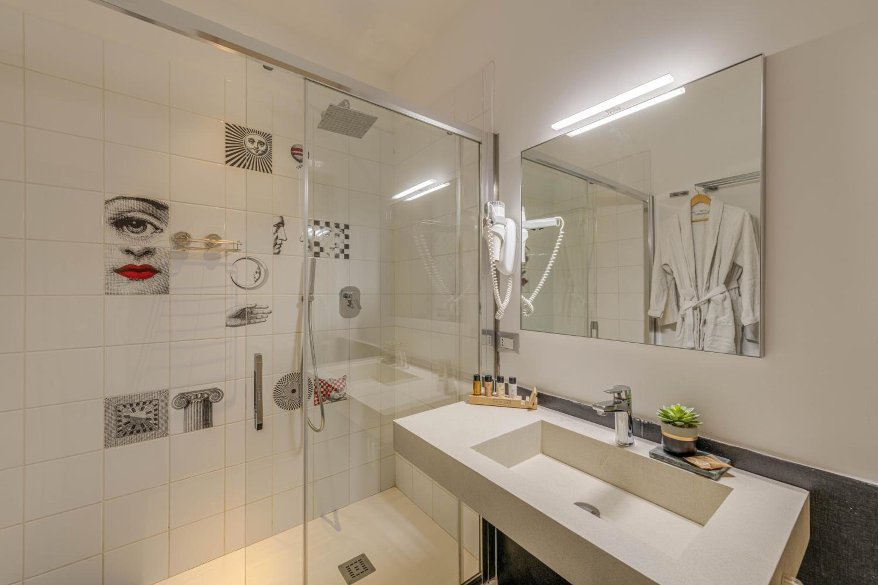 Trevi Palace Hotel — 15