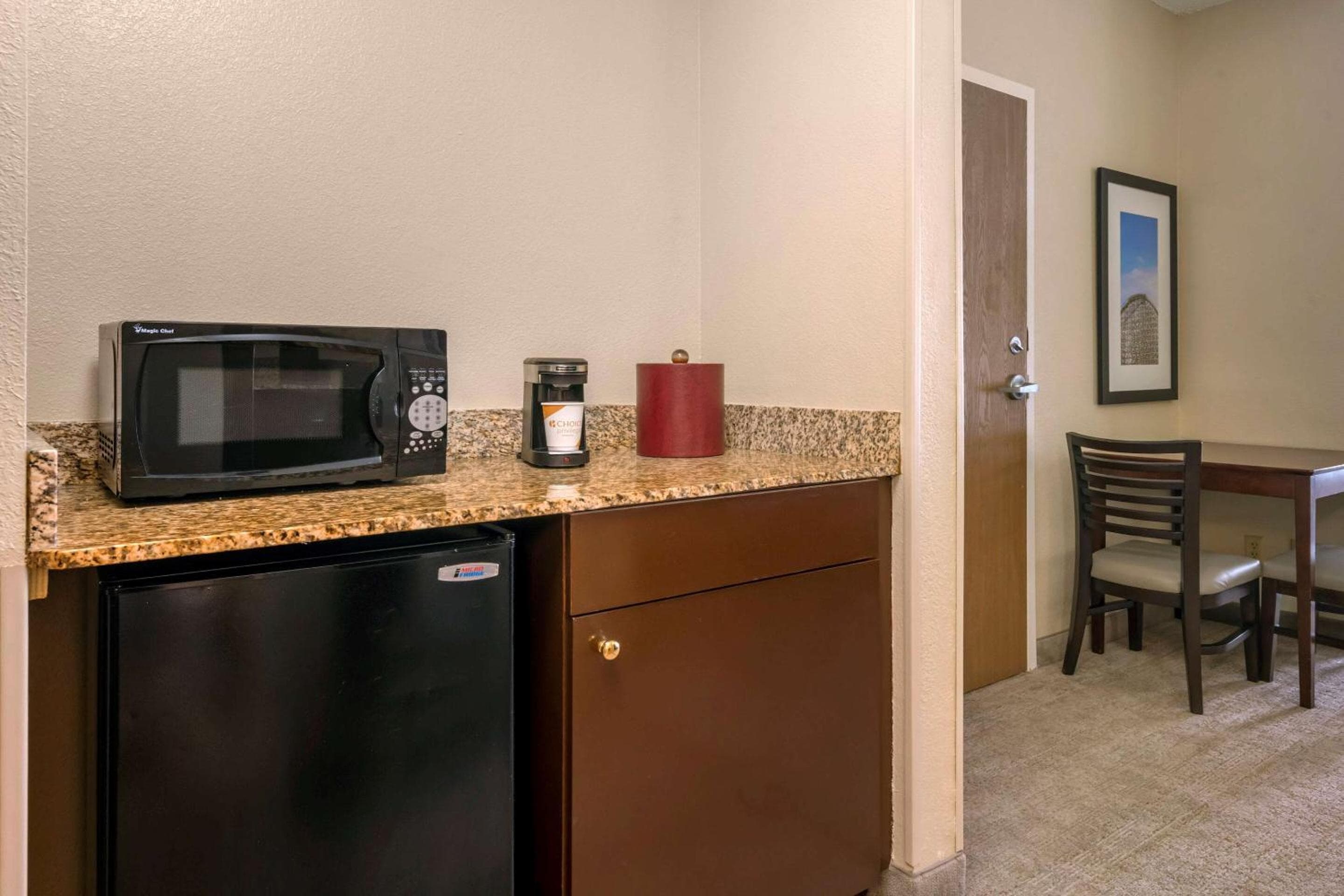 Comfort Suites Near Universal Orlando Resort — 7