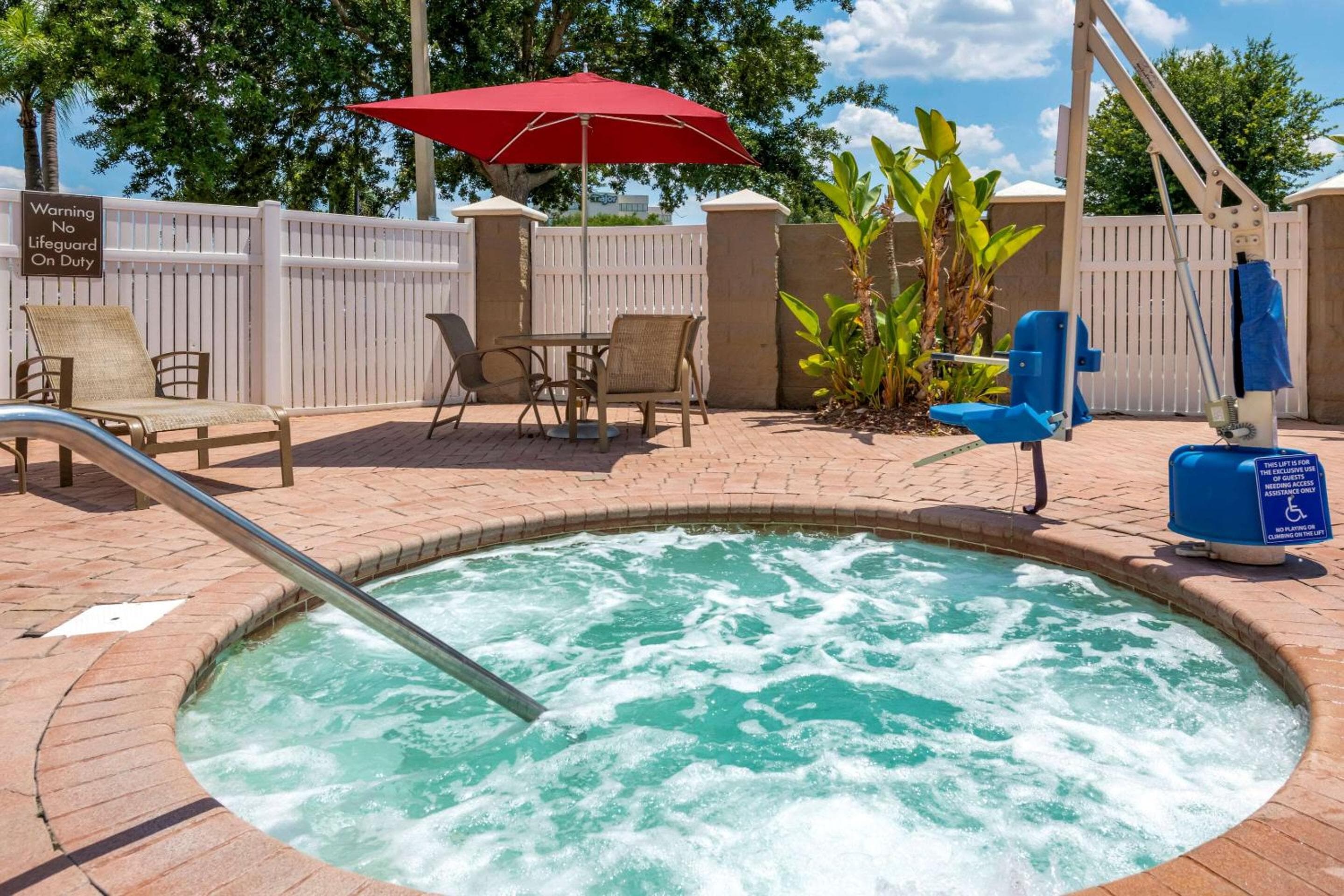 Comfort Suites Near Universal Orlando Resort — 25