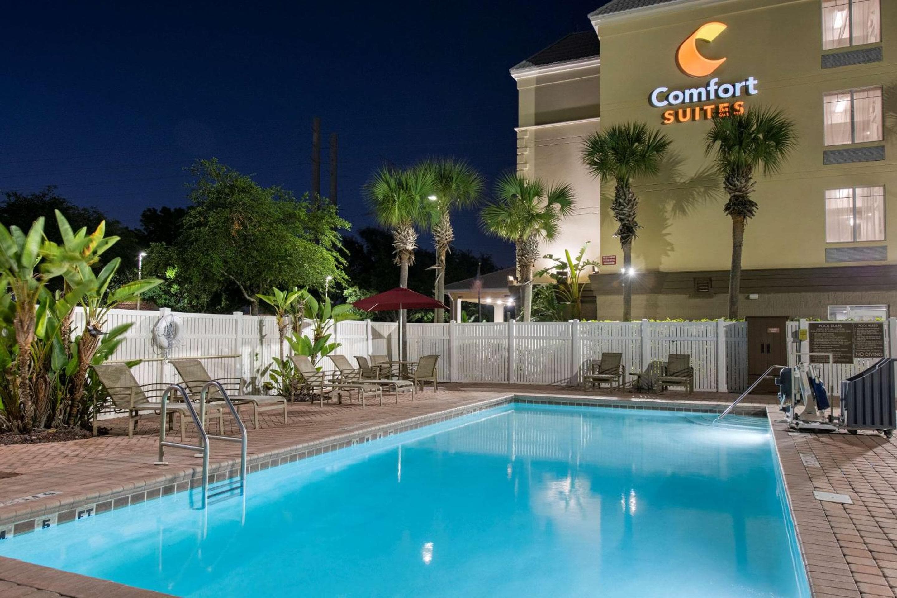 Comfort Suites Near Universal Orlando Resort — 26