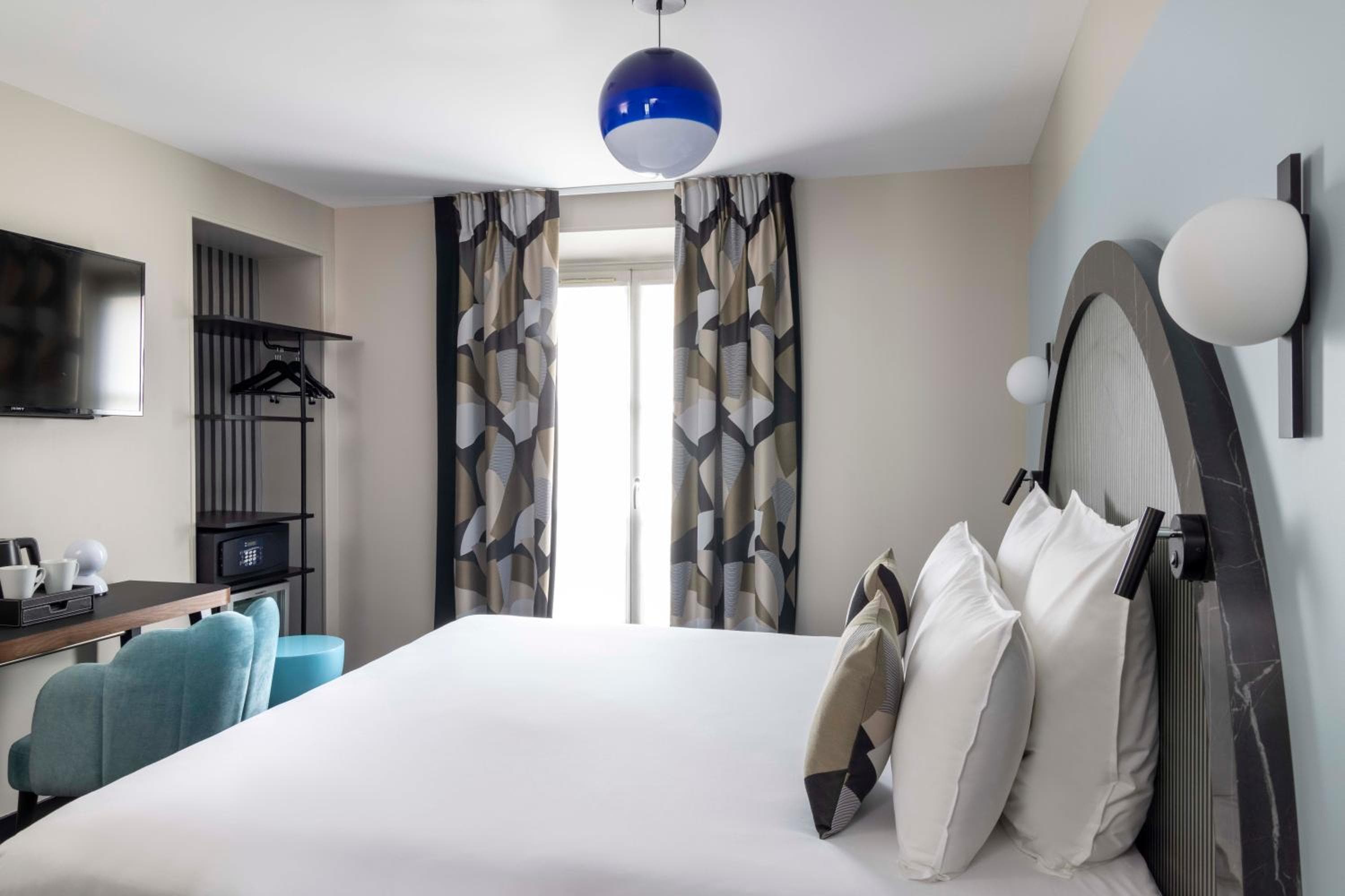 Hôtel Regina Opéra Grands Boulevards — 16