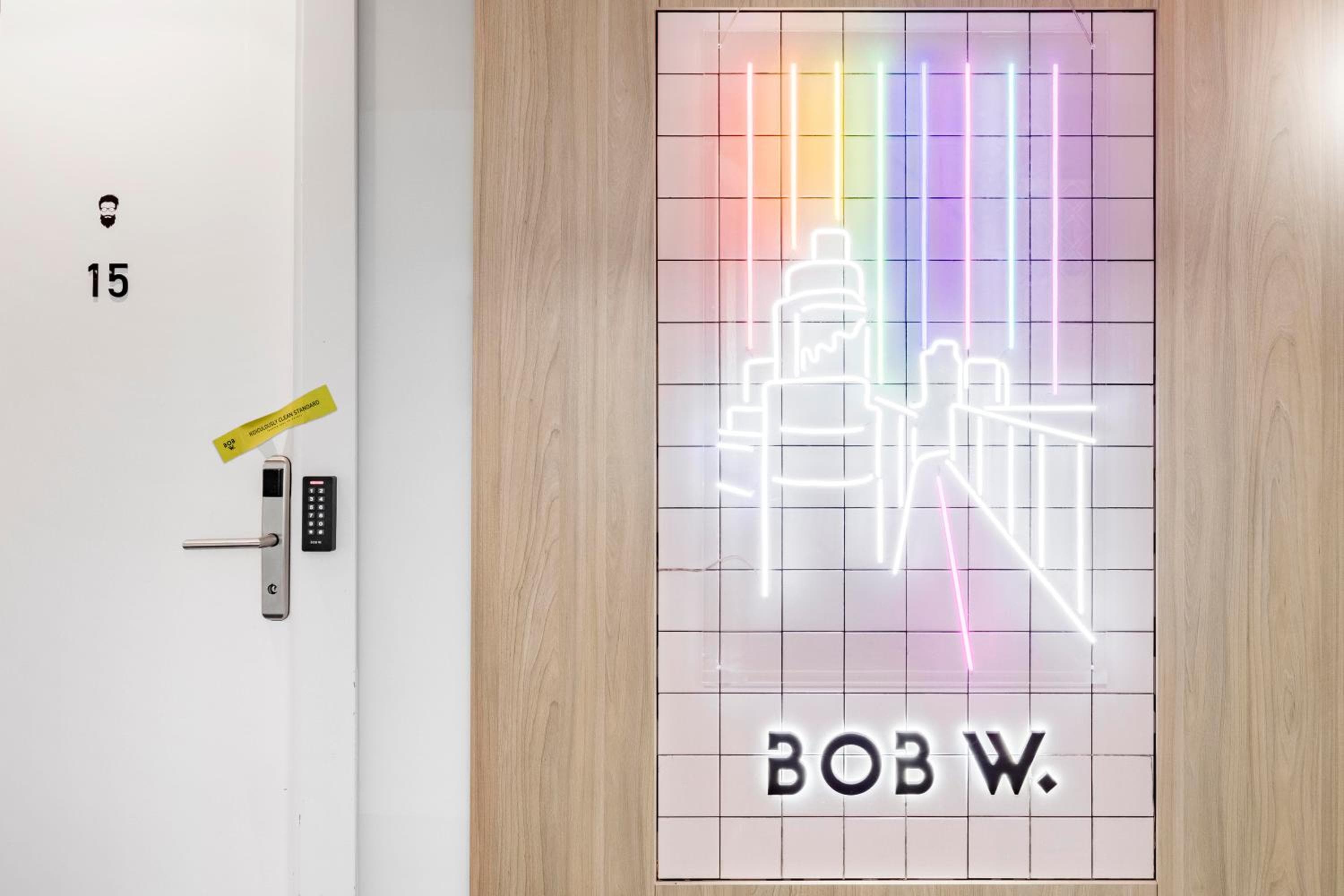 Bob W Madrid Chueca — 25