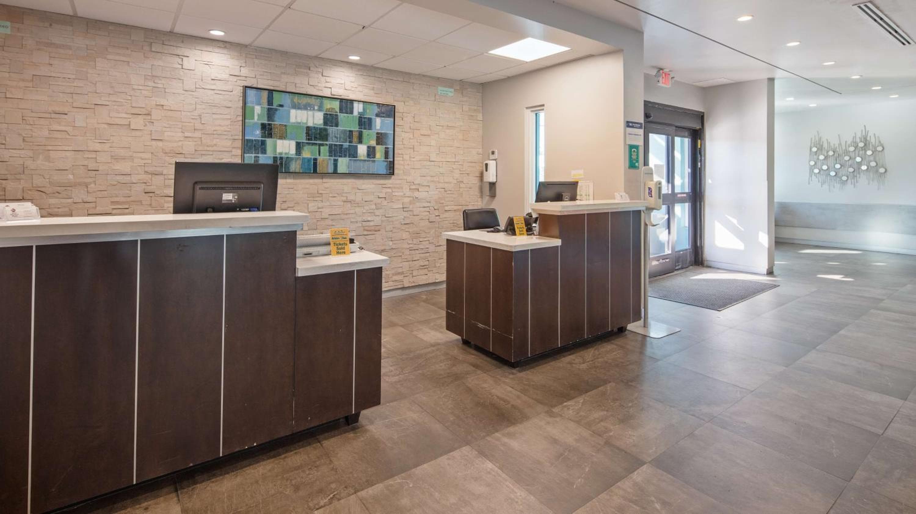 Best Western Plus Oceanside Inn — 8